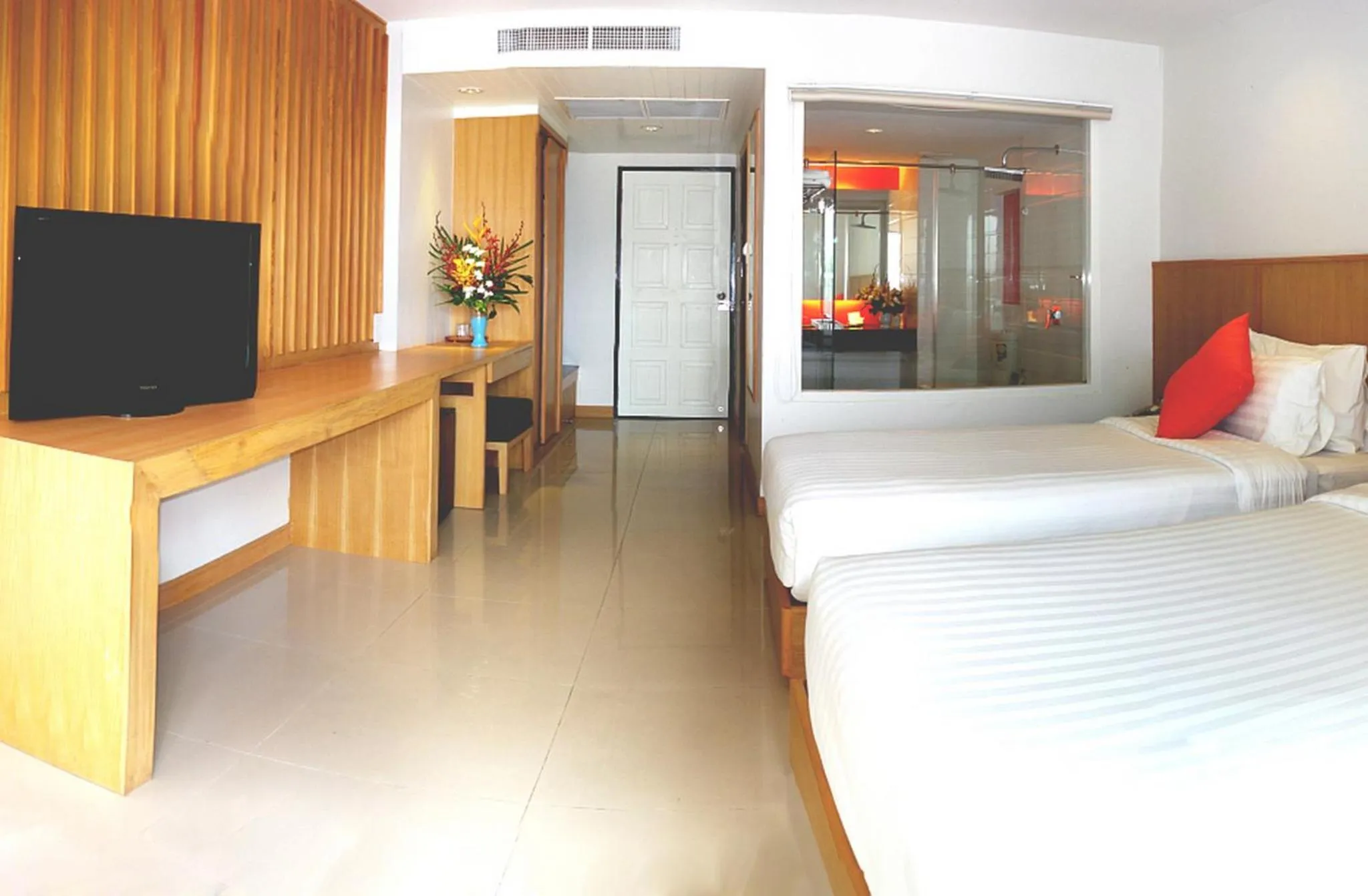 Photo of the whole room, Bed in Welcome Jomtien Beach Hotel