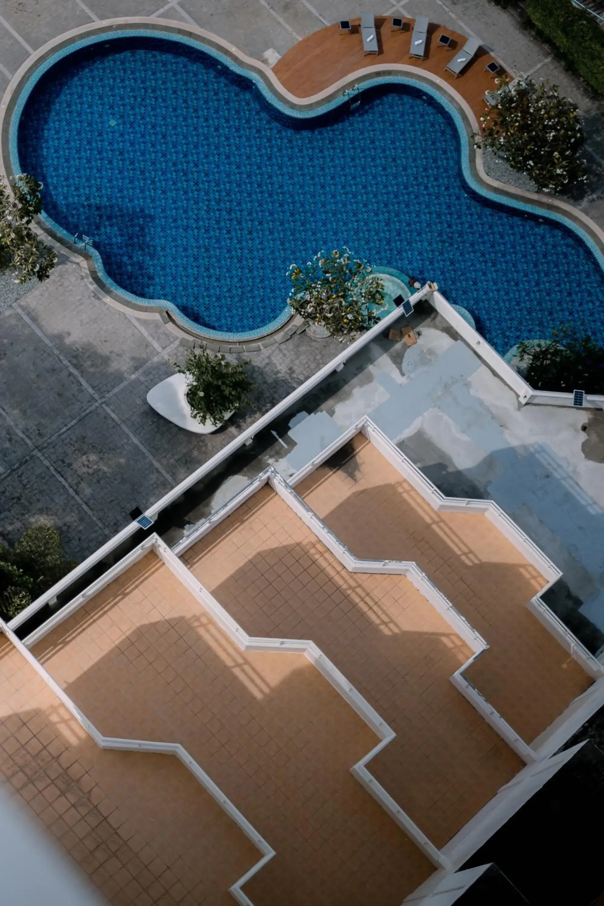 Pool view in Welcome Jomtien Beach Hotel Pool view in Welcome Jomtien Beach Hotel