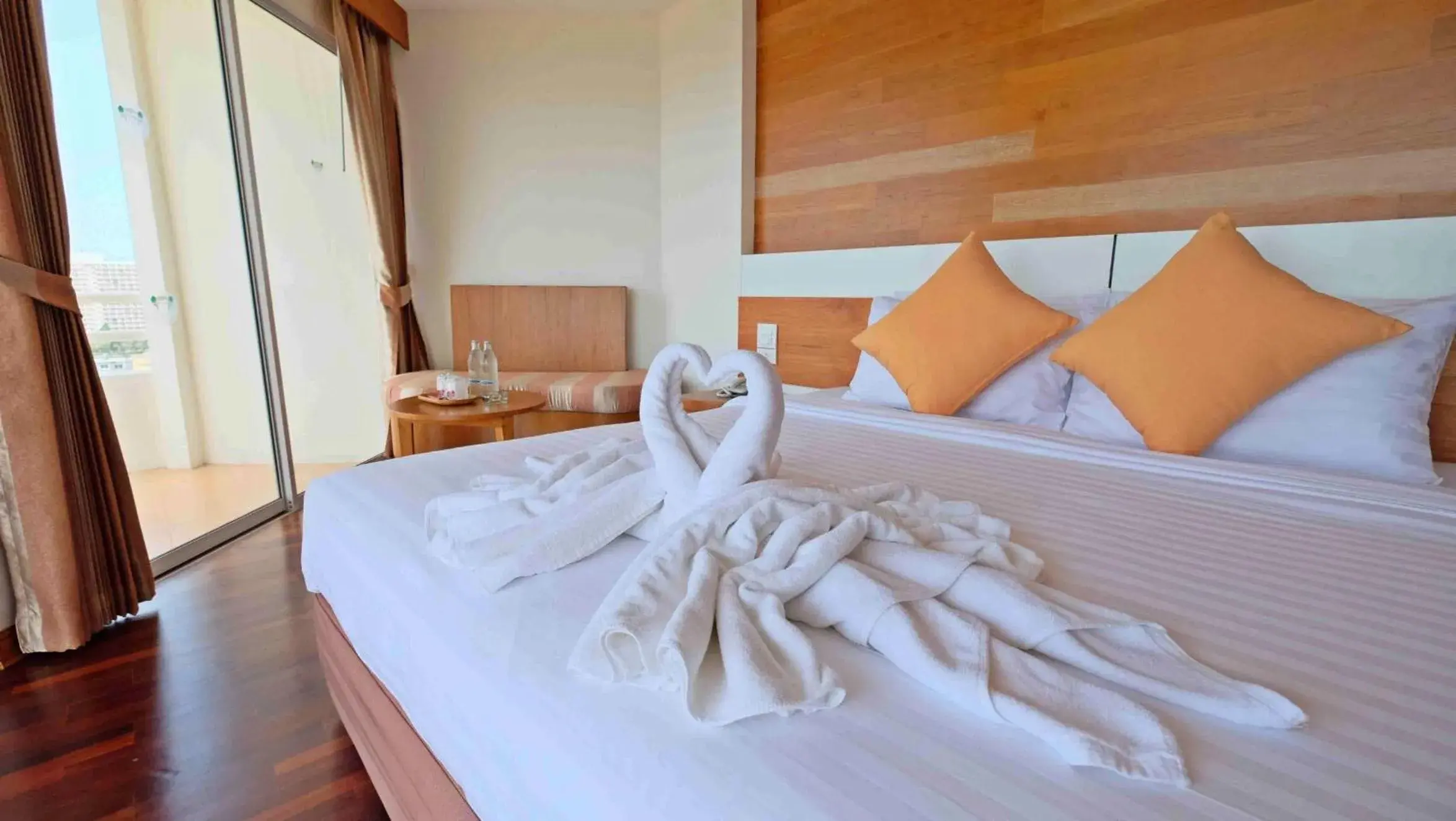 Bedroom, Bed in Welcome Jomtien Beach Hotel Bedroom, Bed in Welcome Jomtien Beach Hotel