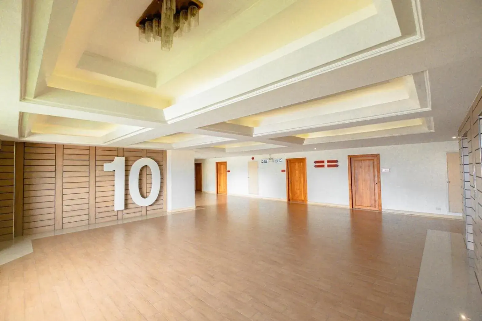 Property building in Welcome Jomtien Beach Hotel Property building in Welcome Jomtien Beach Hotel