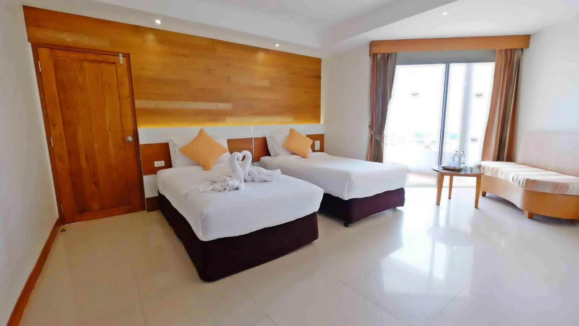 Bedroom, Bed in Welcome Jomtien Beach Hotel Bedroom, Bed in Welcome Jomtien Beach Hotel