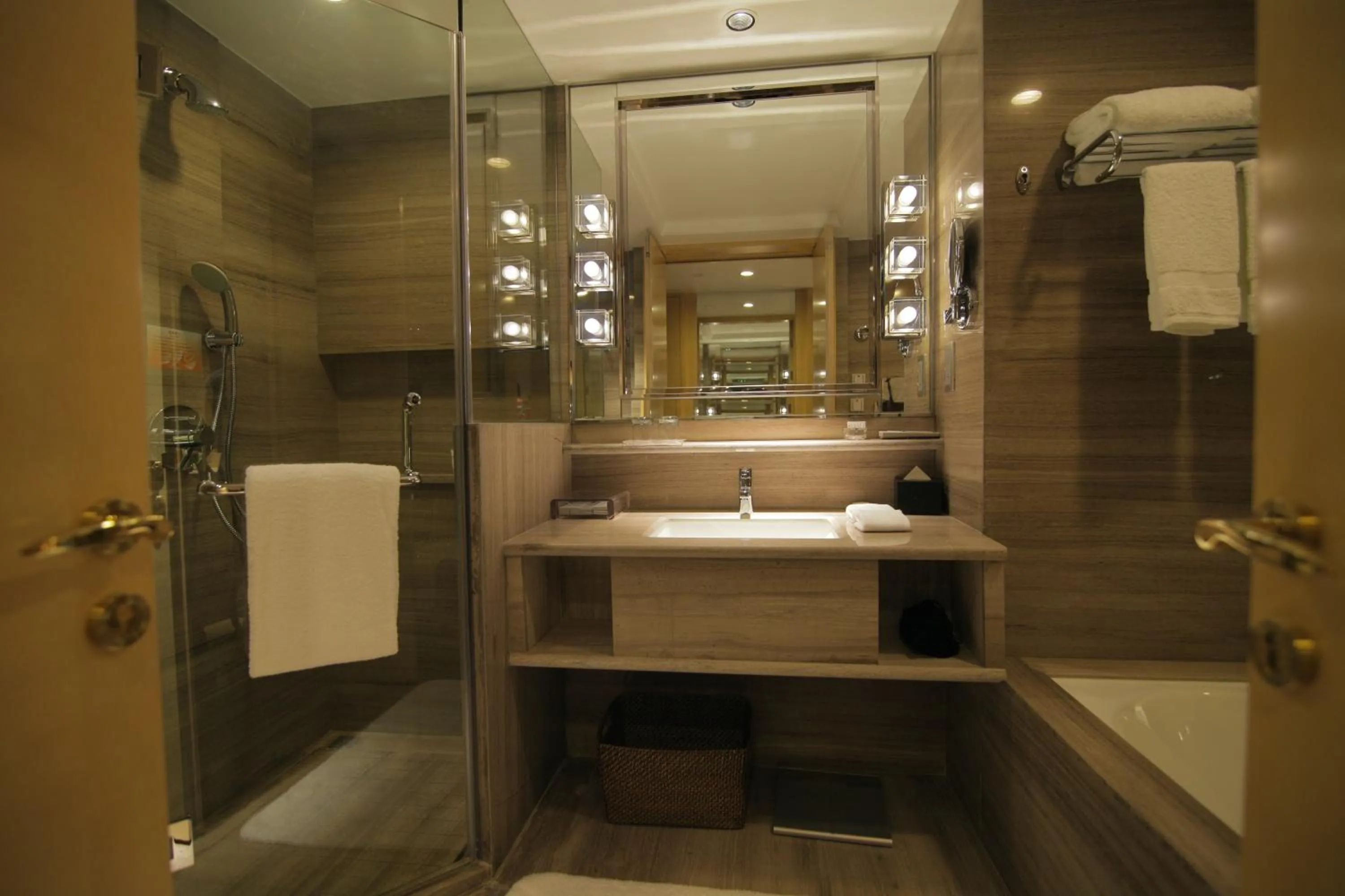 Huangyan Yaoda Hotel