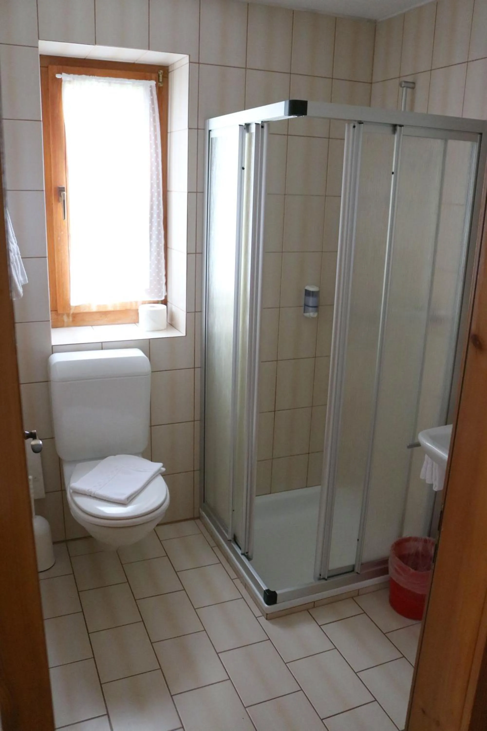 Shower in Chasa Randulina