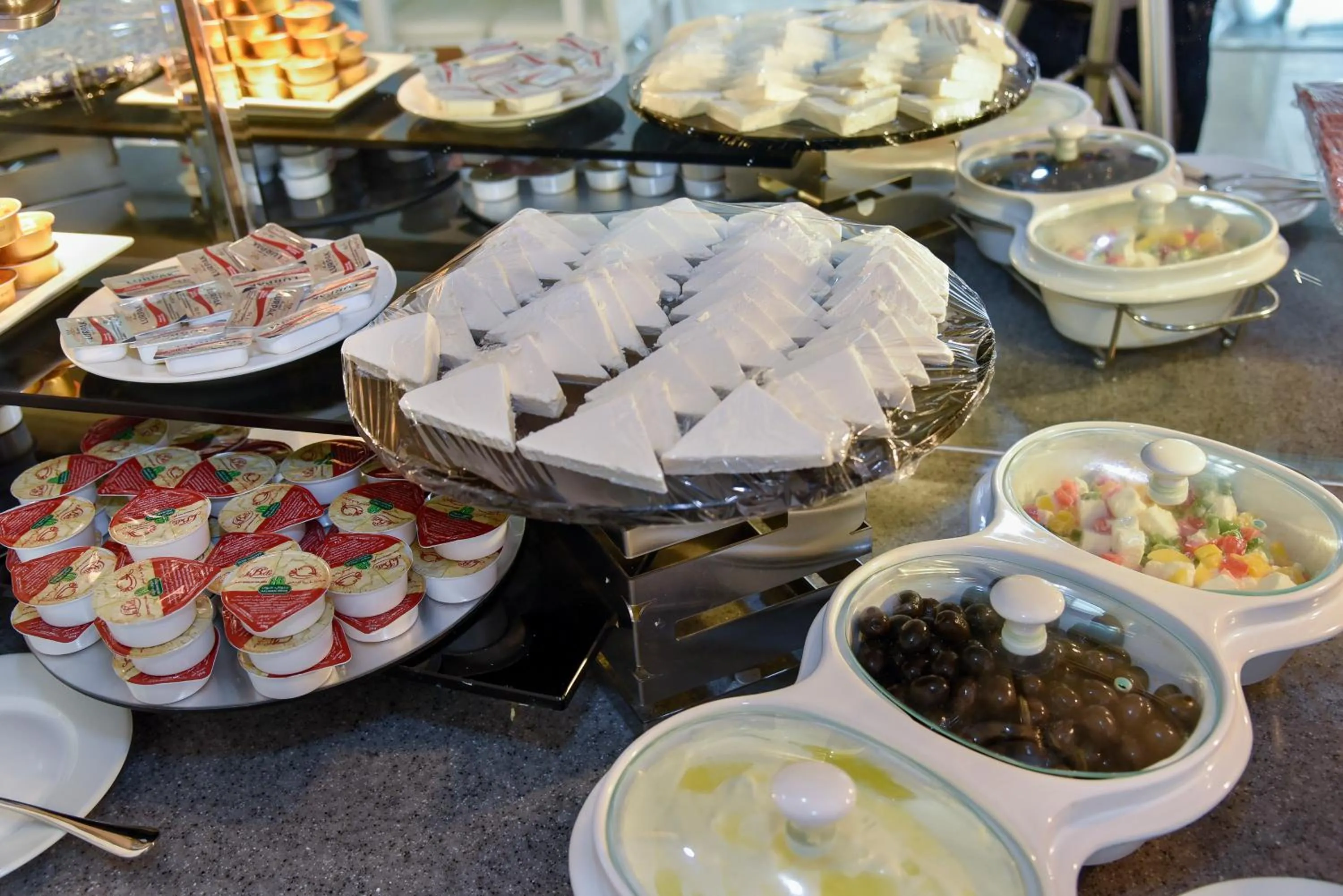 Restaurant/places to eat in Golden Dune Hotel AlFayhaa