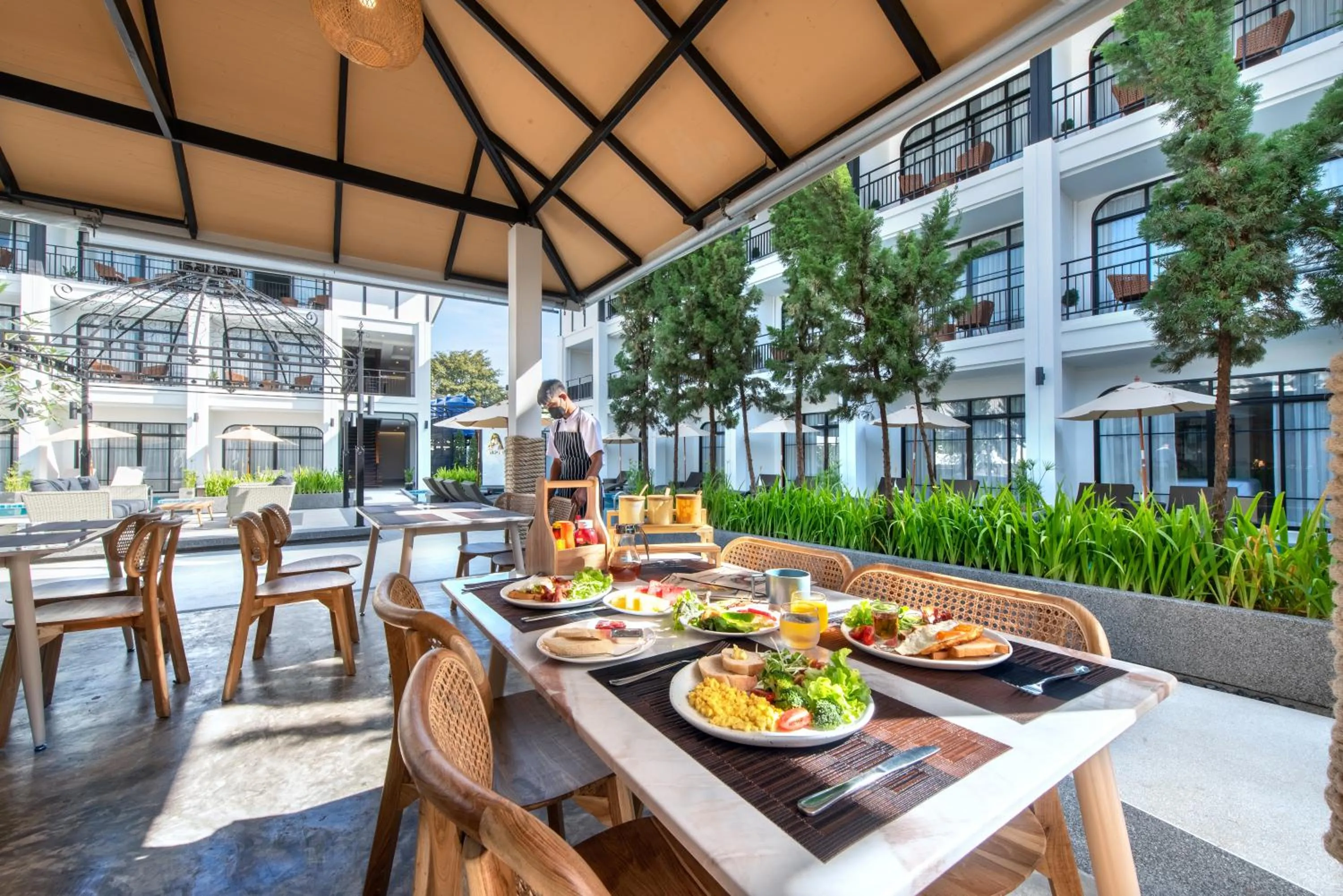 Restaurant/places to eat in Ai Pai Hotel - 50m to Pai Walking Street & Night Market