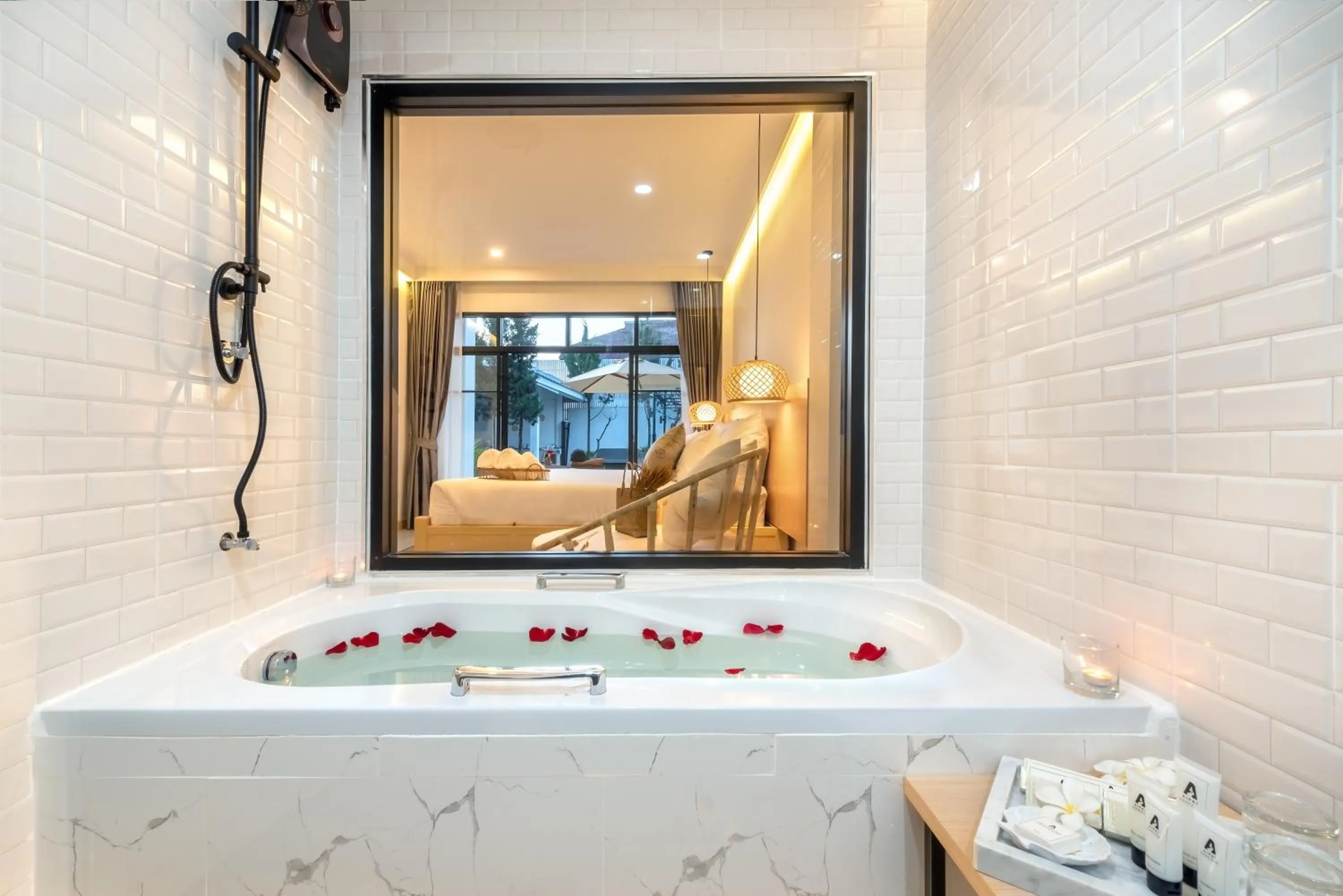 Bathroom in Ai Pai Hotel - 50m to Pai Walking Street & Night Market