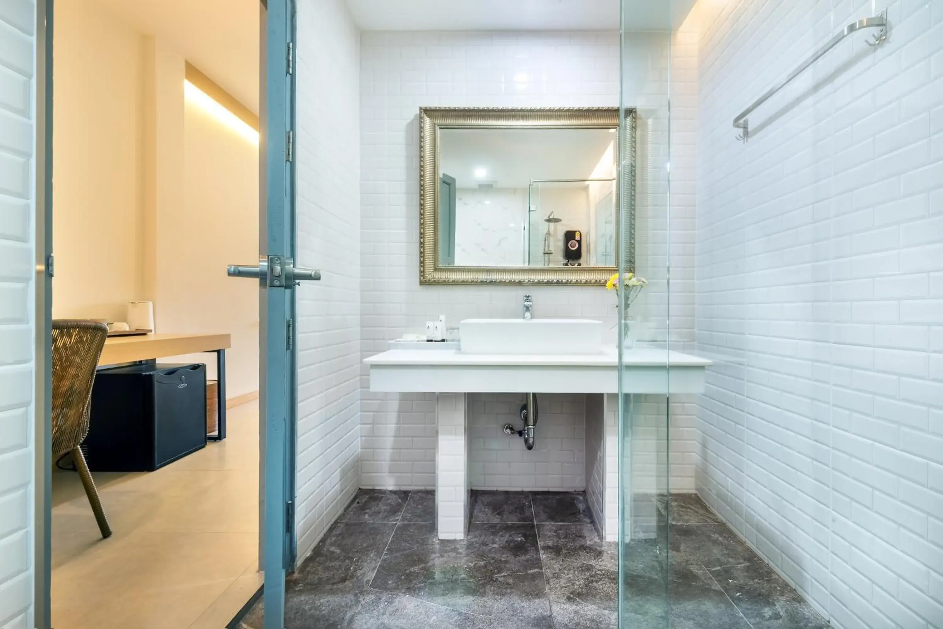 Bathroom in Ai Pai Hotel - 50m to Pai Walking Street & Night Market Bathroom in Ai Pai Hotel - 50m to Pai Walking Street & Night Market