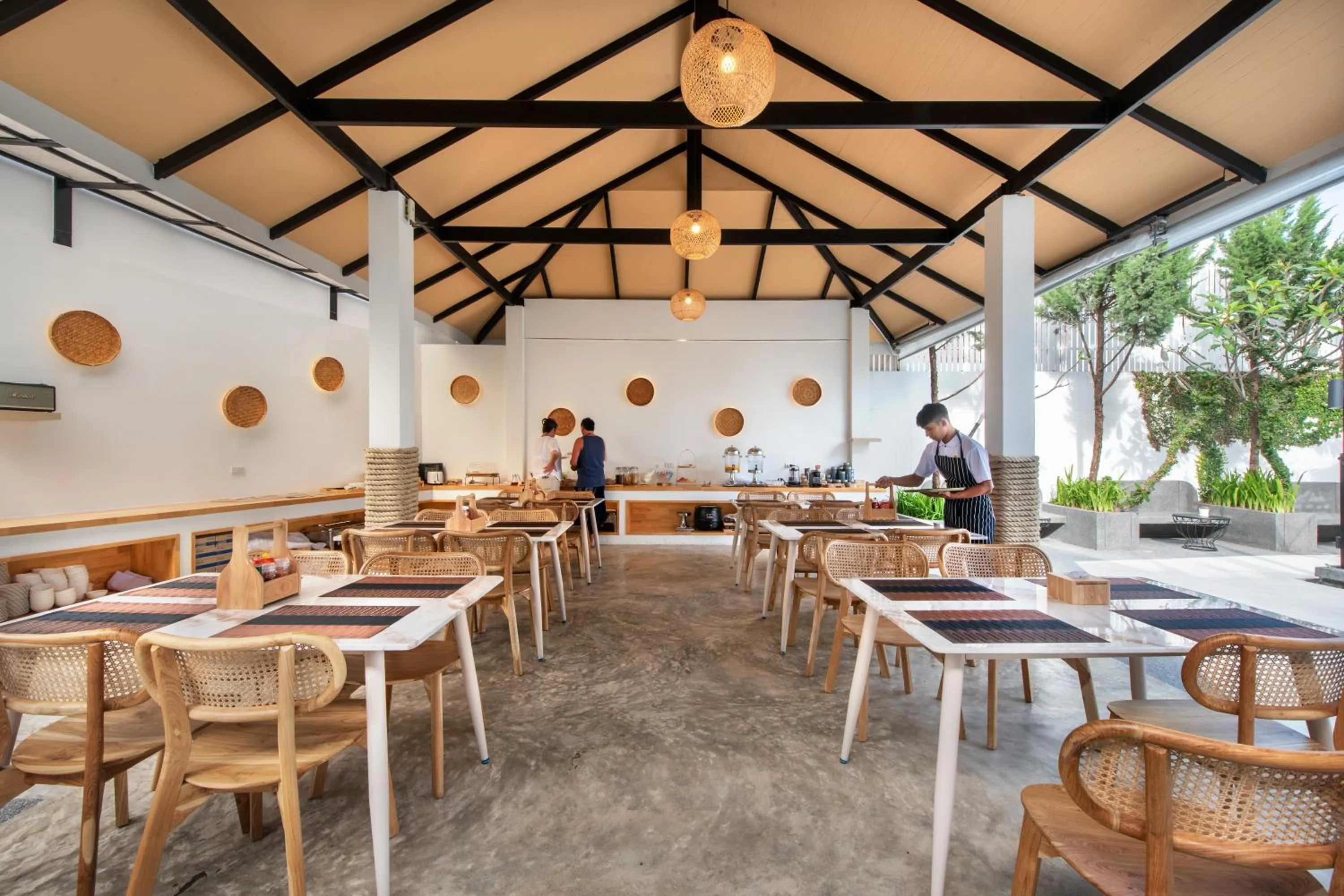 Restaurant/places to eat in Ai Pai Hotel - 50m to Pai Walking Street & Night Market