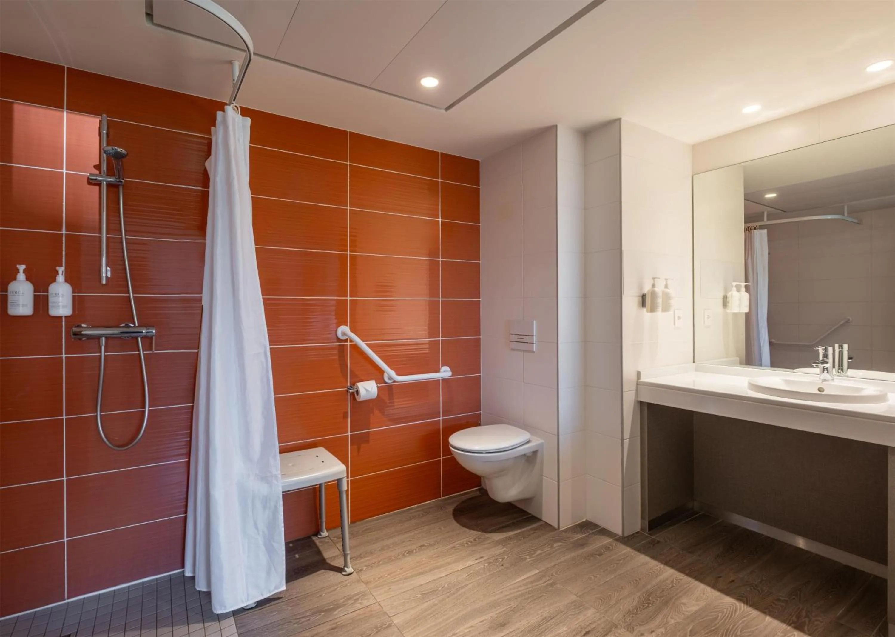 Bathroom in Spark by Hilton Lyon Park Saone