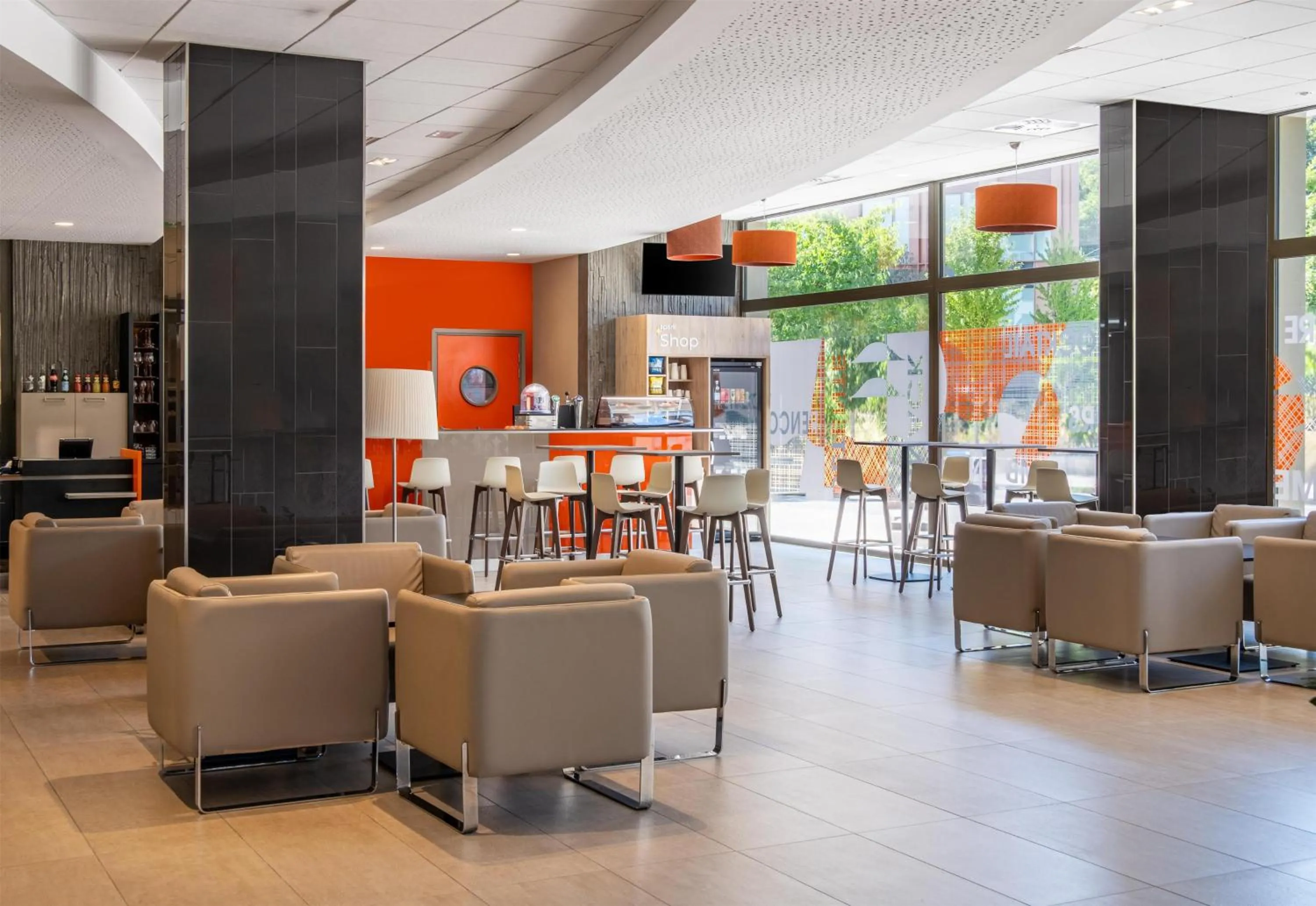 Lobby or reception in Spark by Hilton Lyon Park Saone