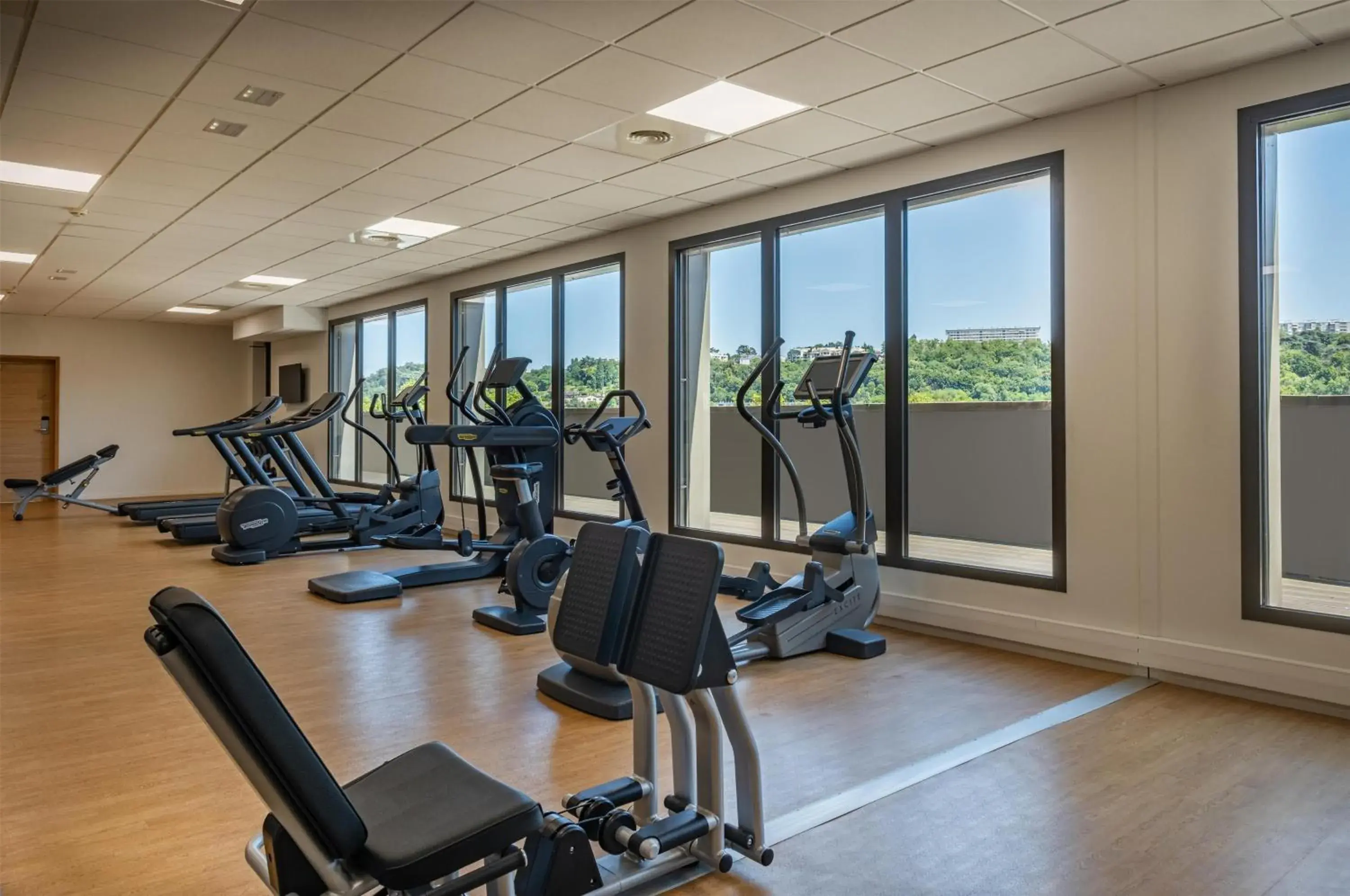 Fitness centre/facilities in Spark by Hilton Lyon Park Saone Fitness centre/facilities in Spark by Hilton Lyon Park Saone