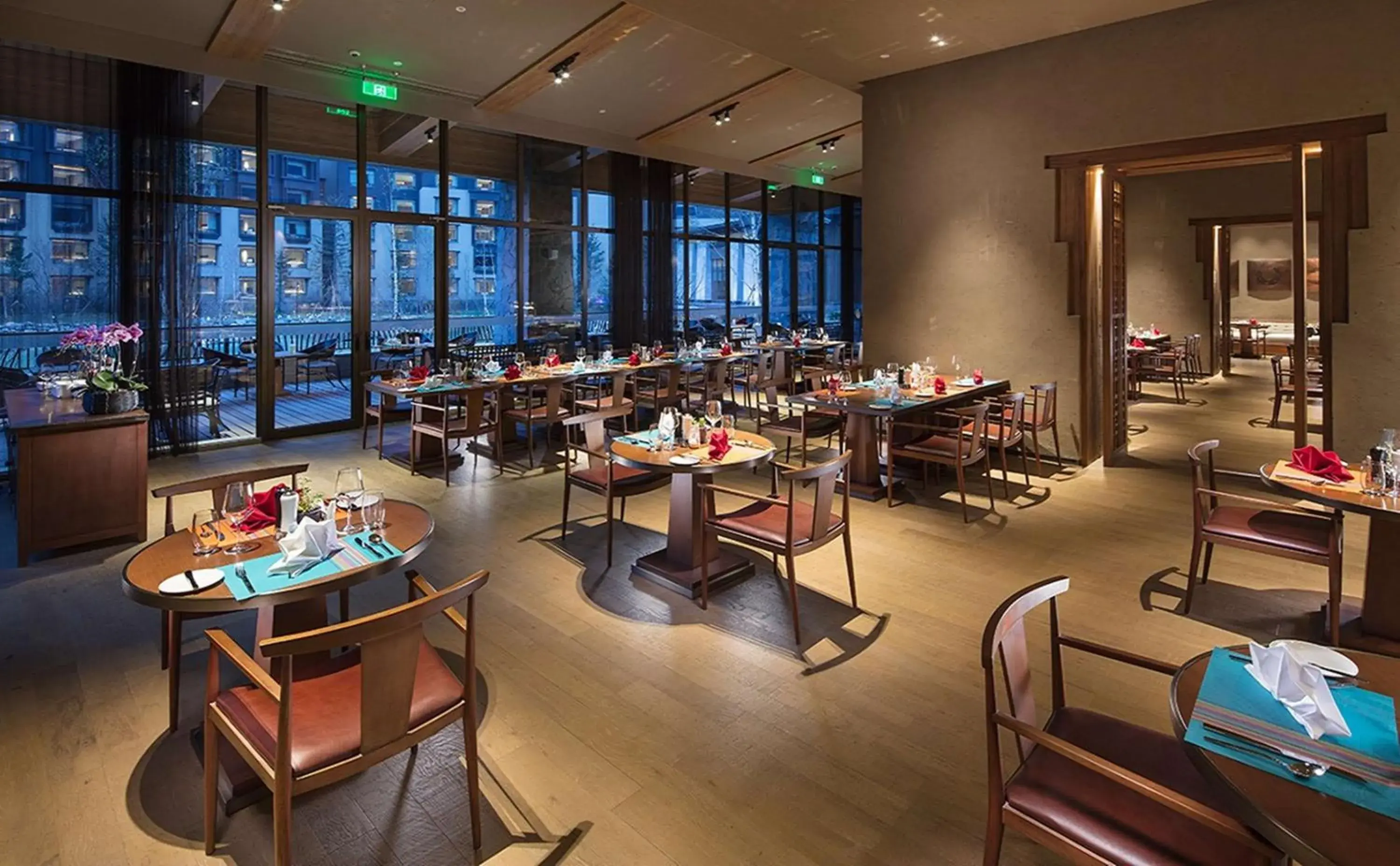 Restaurant/places to eat in Hilton Jiuzhaigou Resort Restaurant/places to eat in Hilton Jiuzhaigou Resort