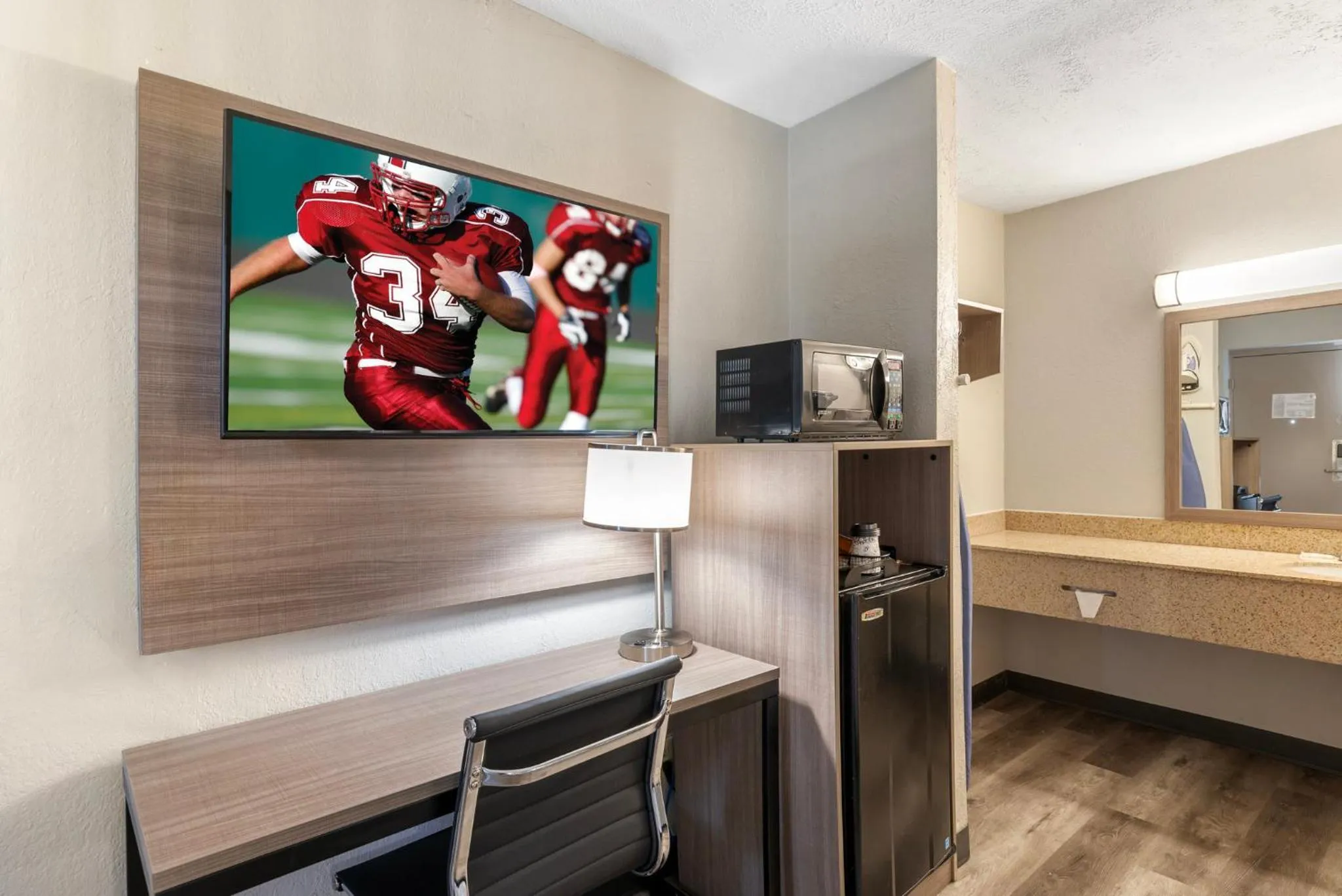 Photo of the whole room in Red Roof Inn Doswell - Kings Dominion