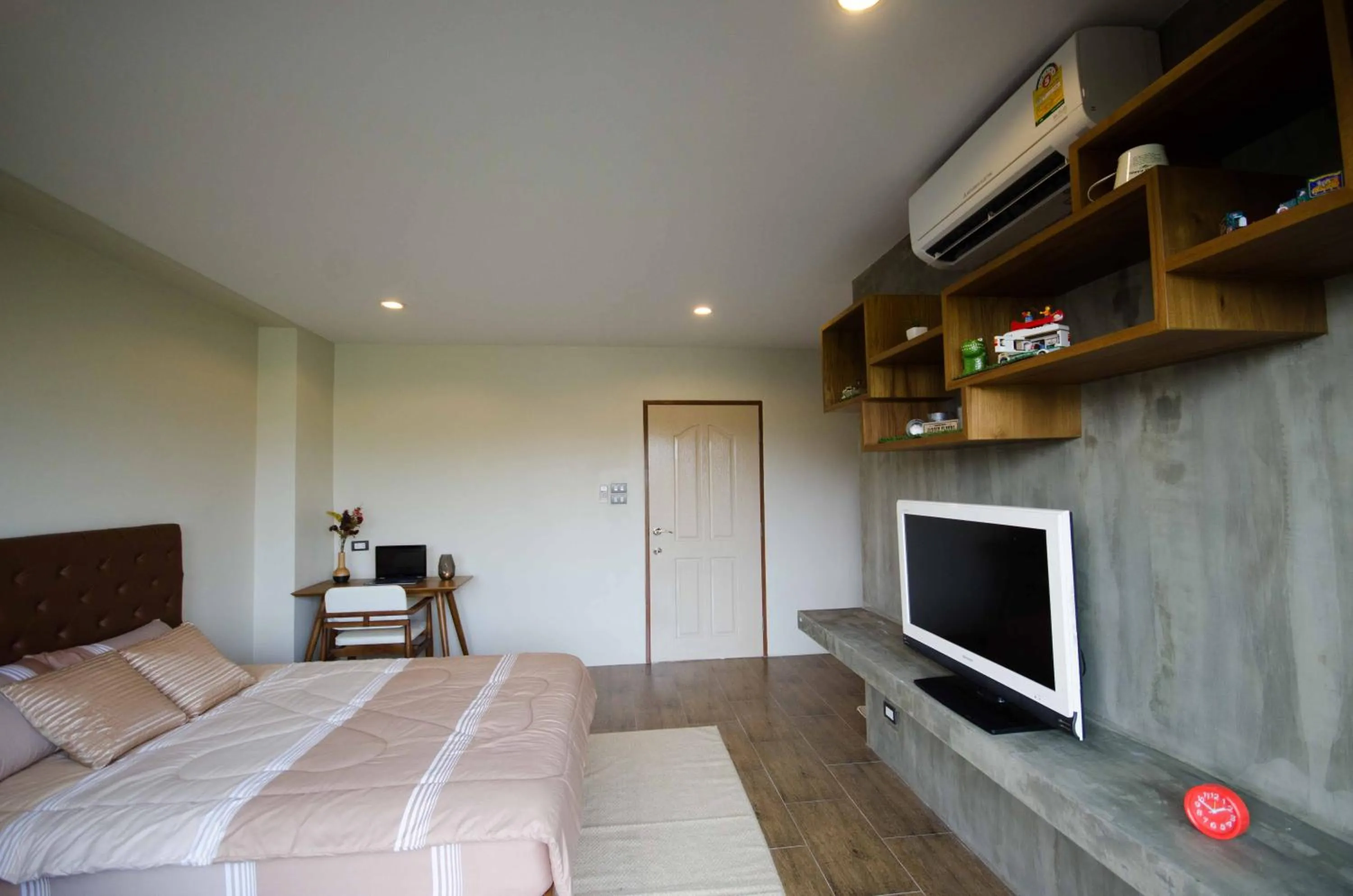 Bedroom in The Residence Thepkanjana