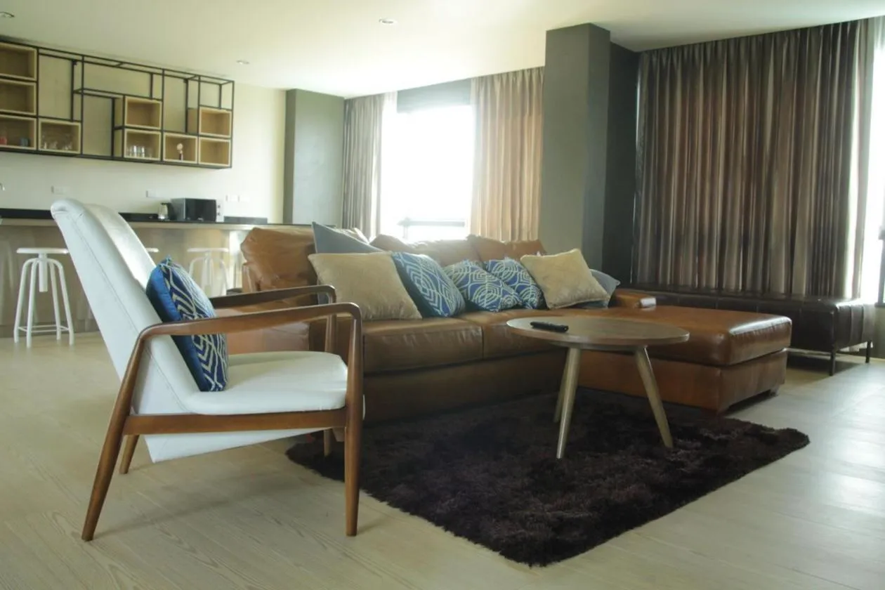 The Residence Thepkanjana