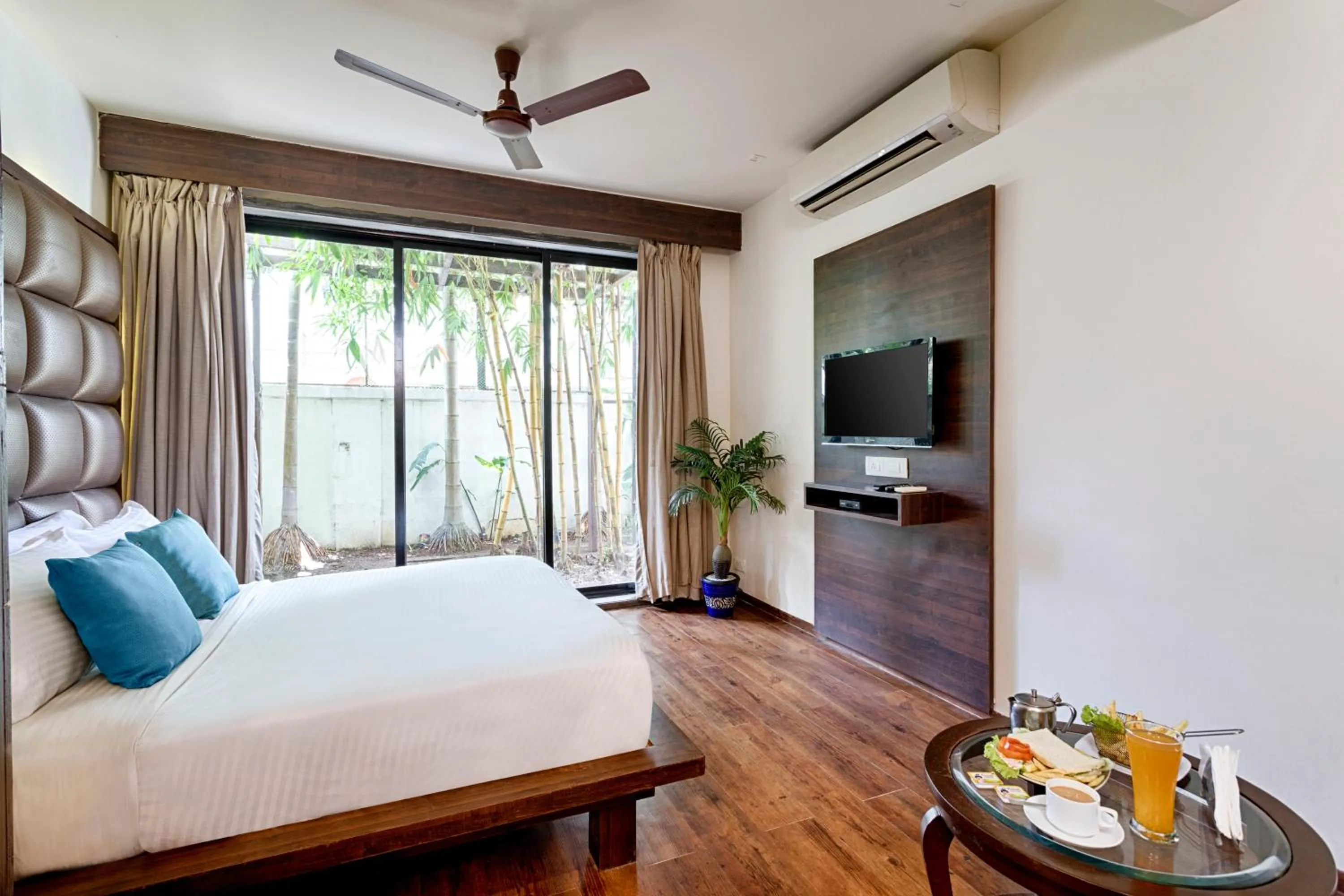 Bedroom, Bed in Riva Boutique Apartments