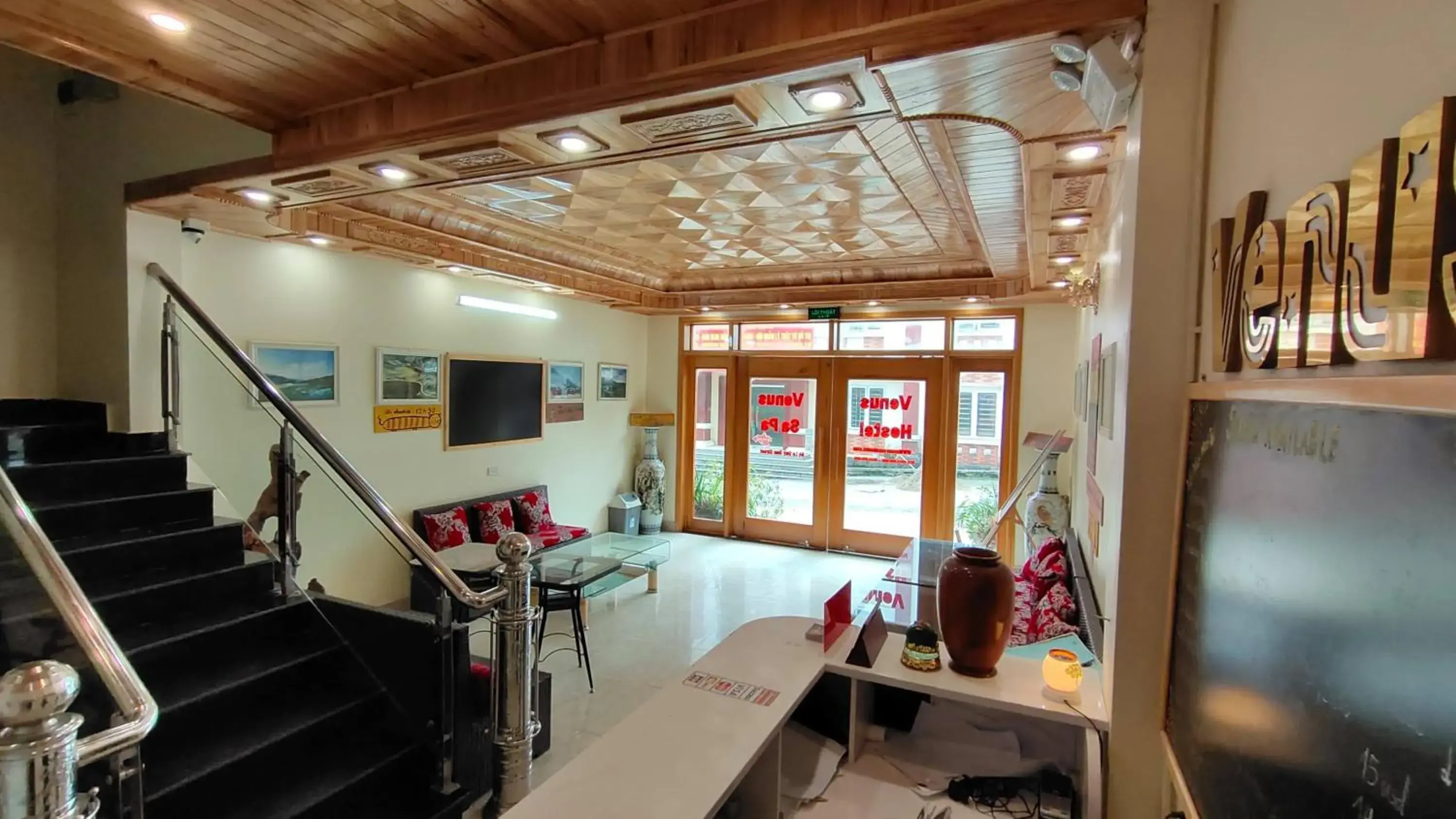 Communal lounge/ TV room in Venus Sapa Hostel Communal lounge/ TV room in Venus Sapa Hostel