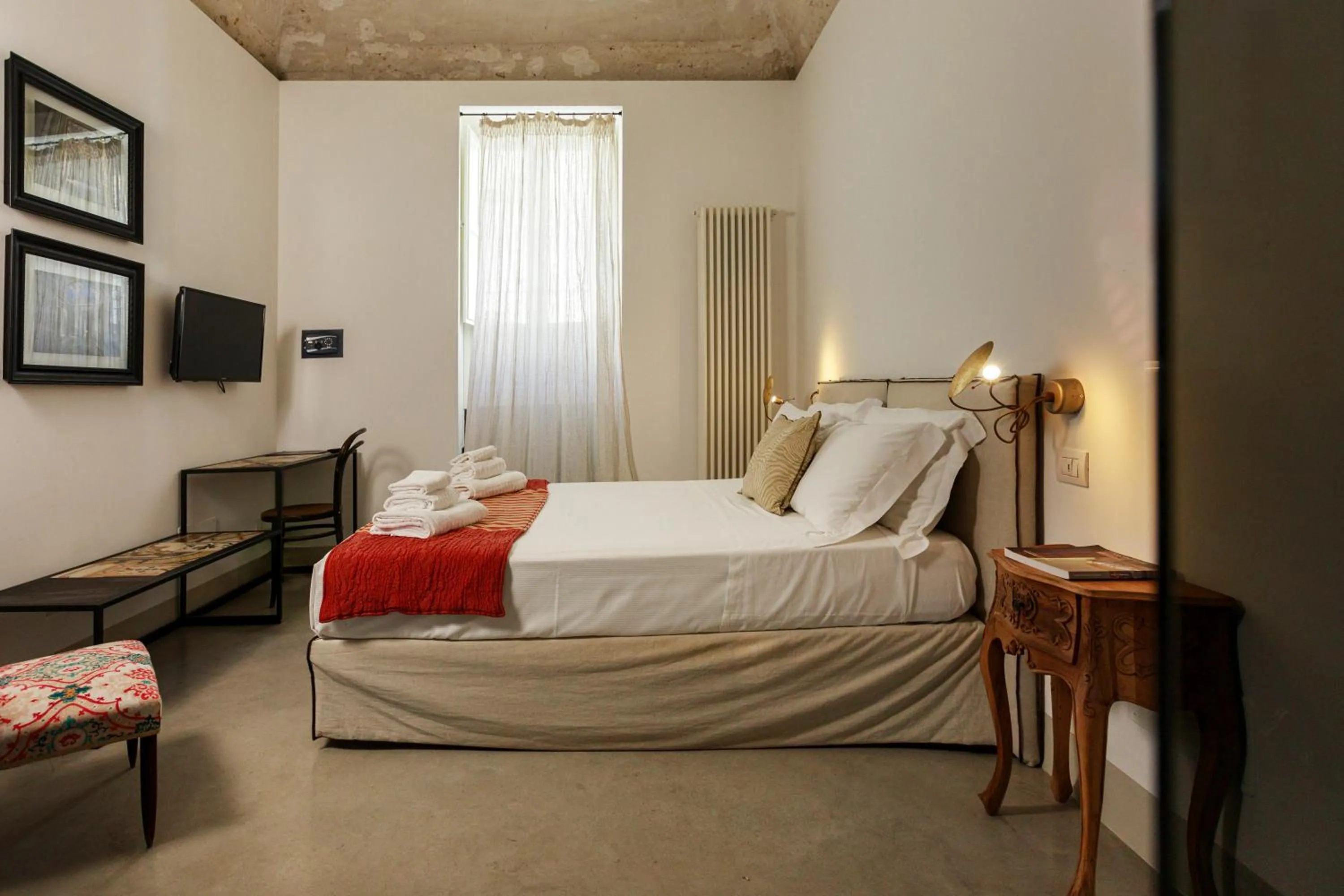 Bed in Embrace Sicily Guest House