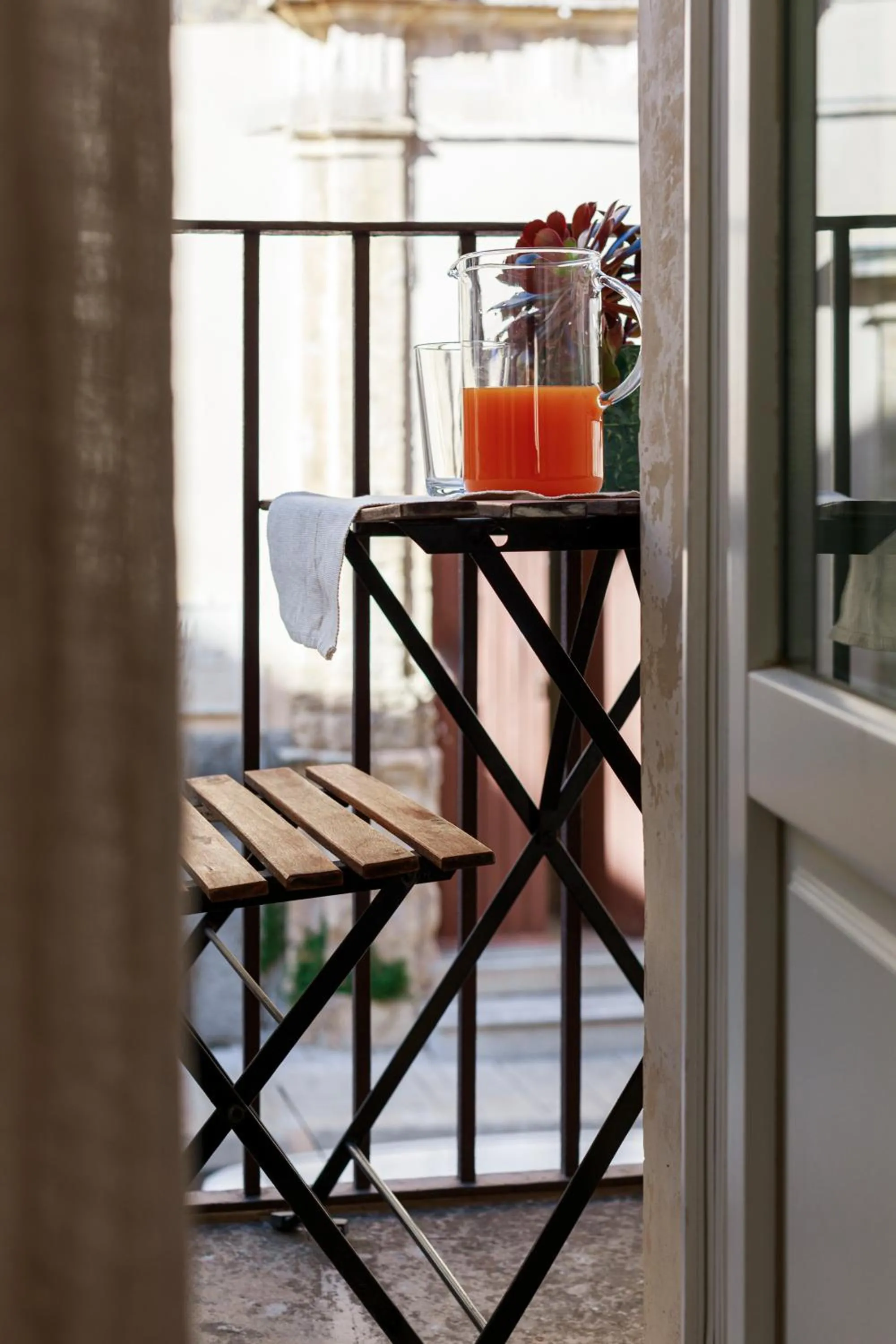 Double Room with Balcony in Embrace Sicily Guest House