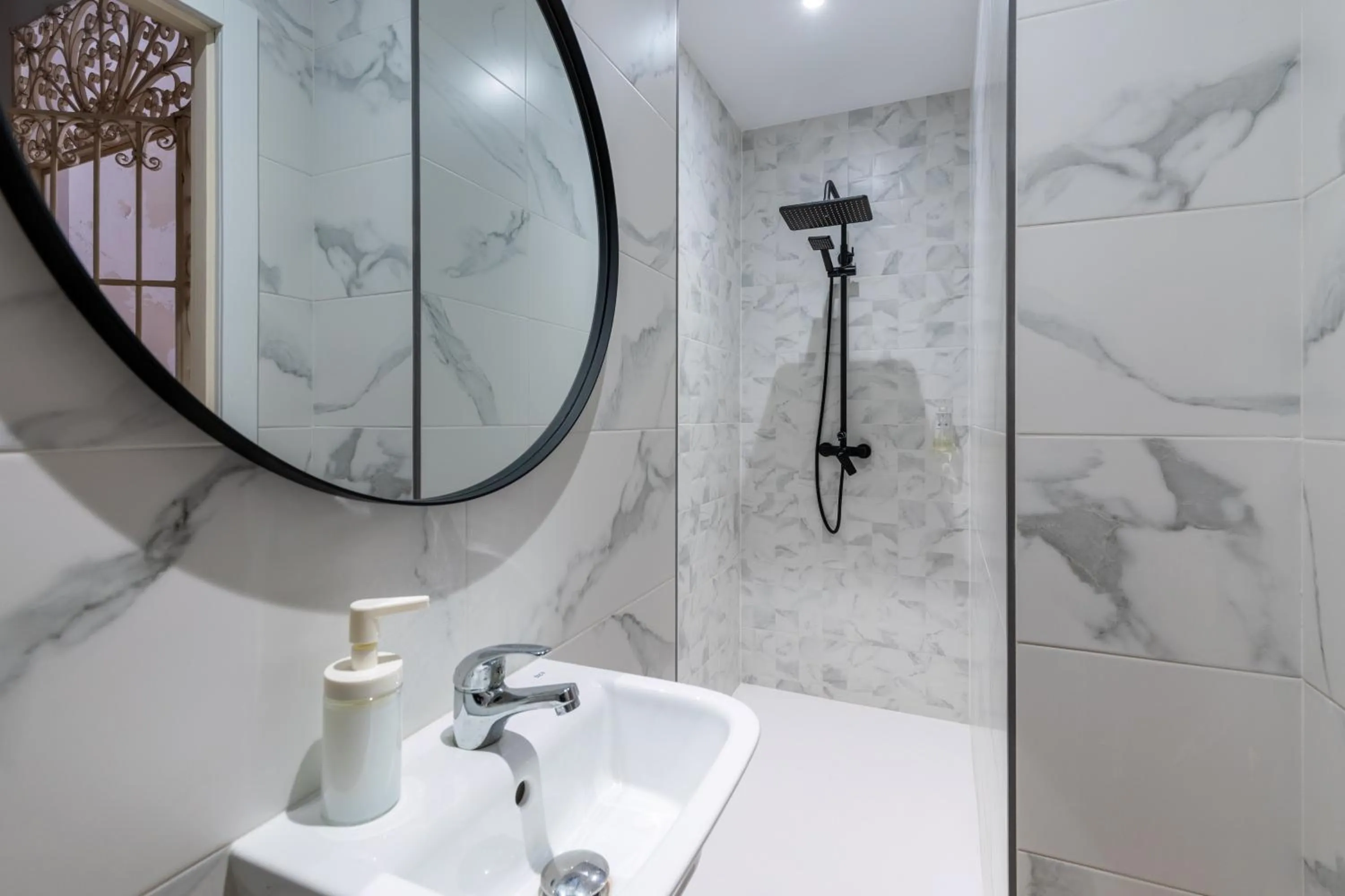 HOUSE SEVILLANA 6 habitaciones