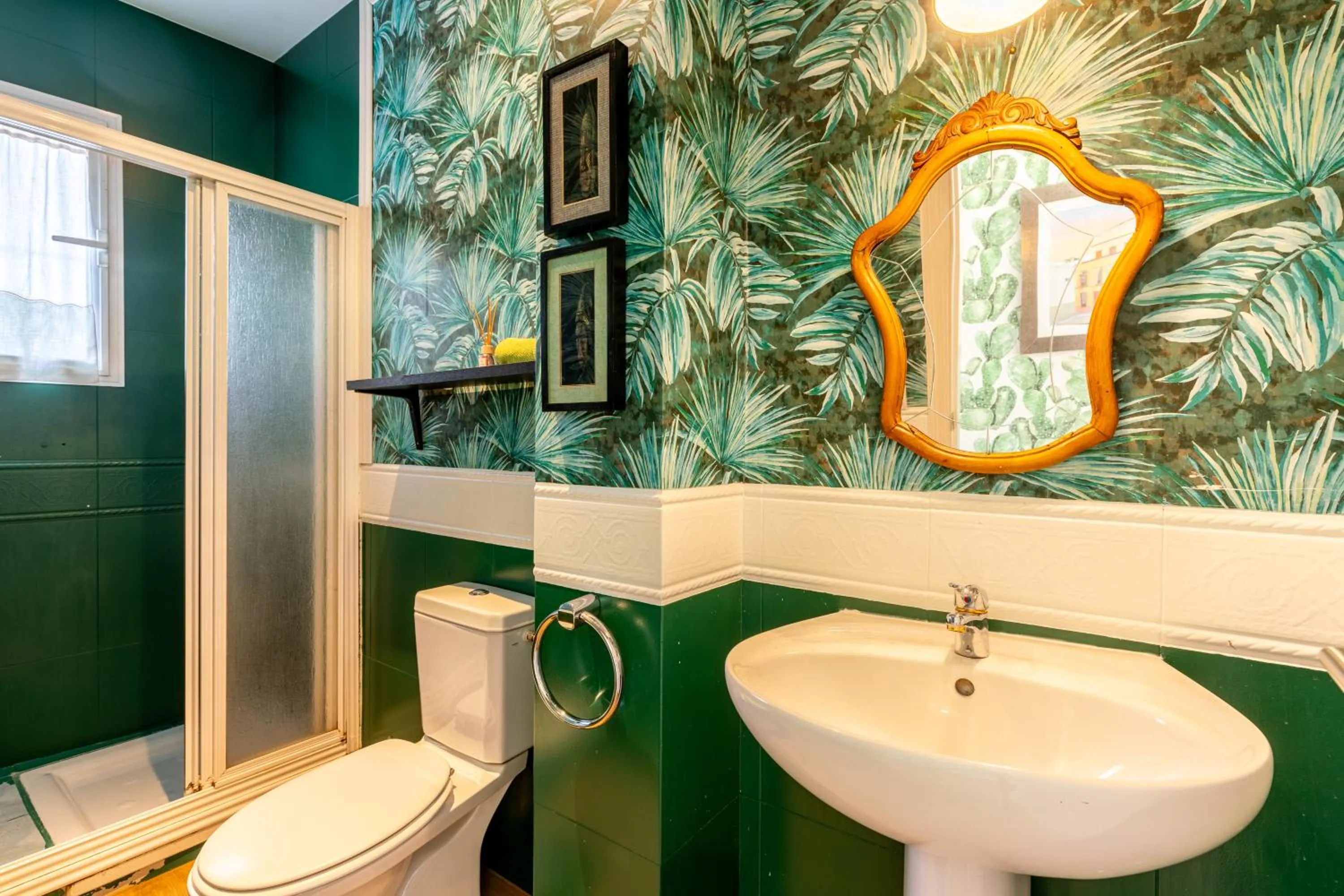 Bathroom in HOUSE SEVILLANA 6 habitaciones