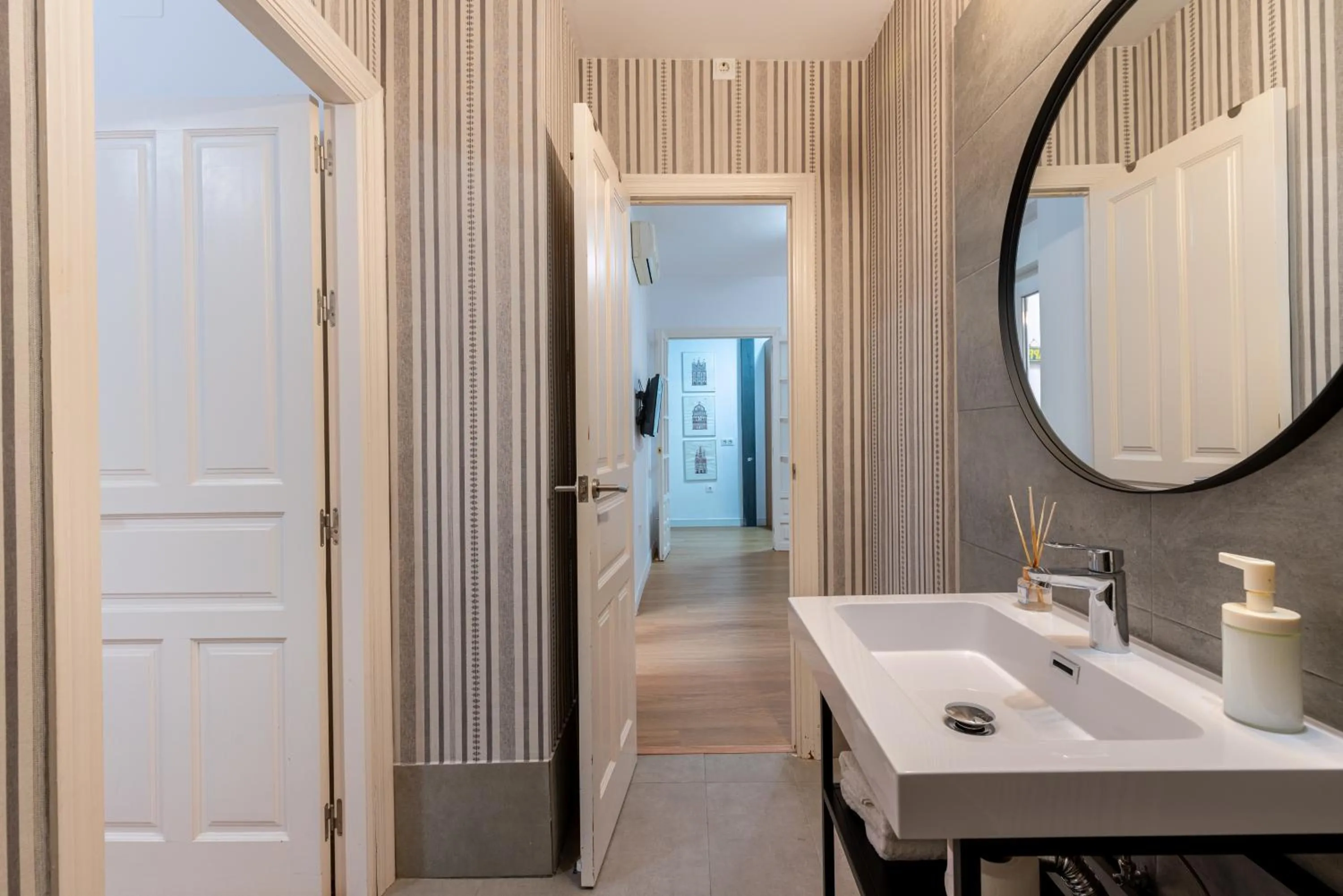 HOUSE SEVILLANA 6 habitaciones