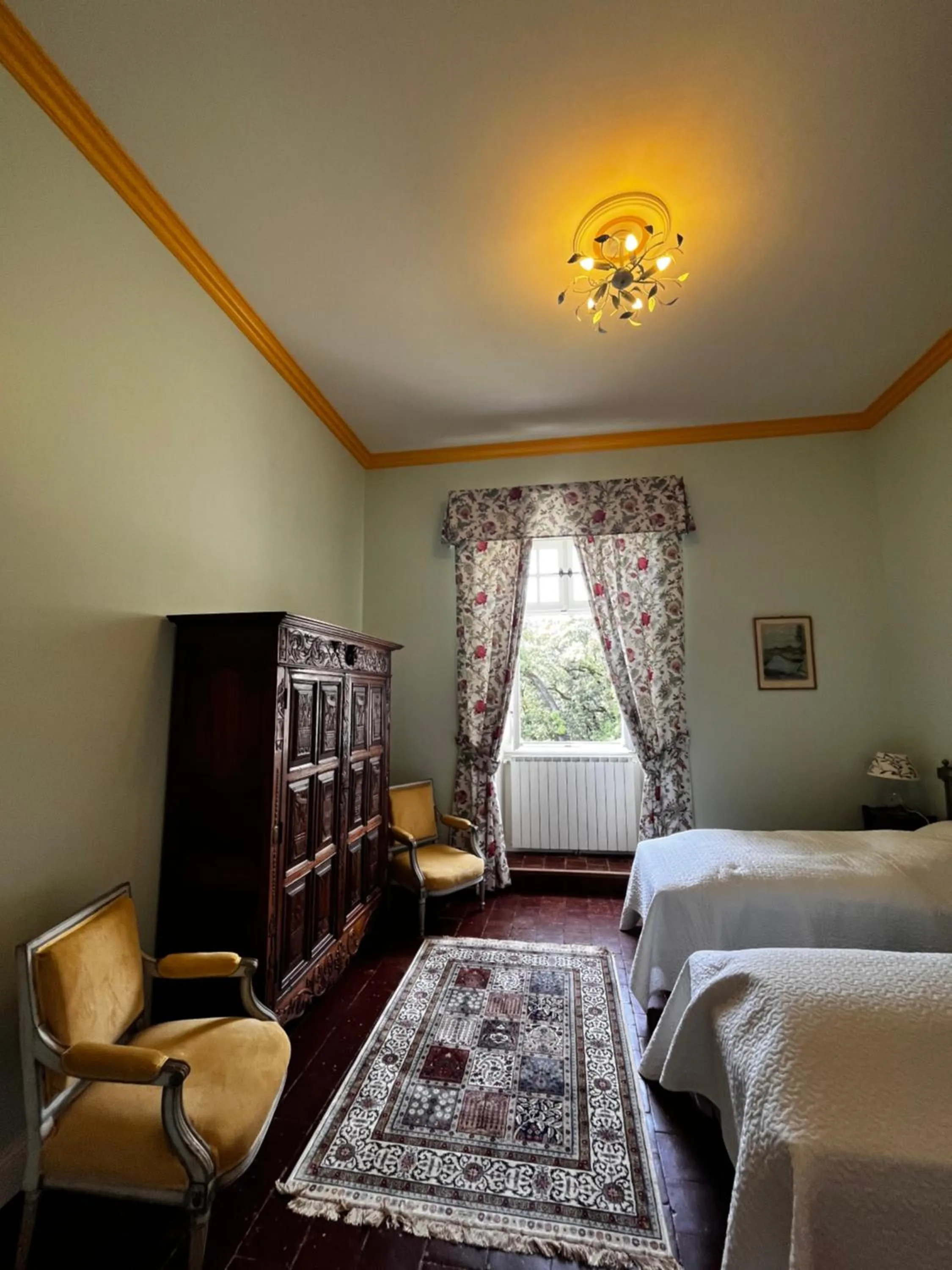 Photo of the whole room in Château de Rousson