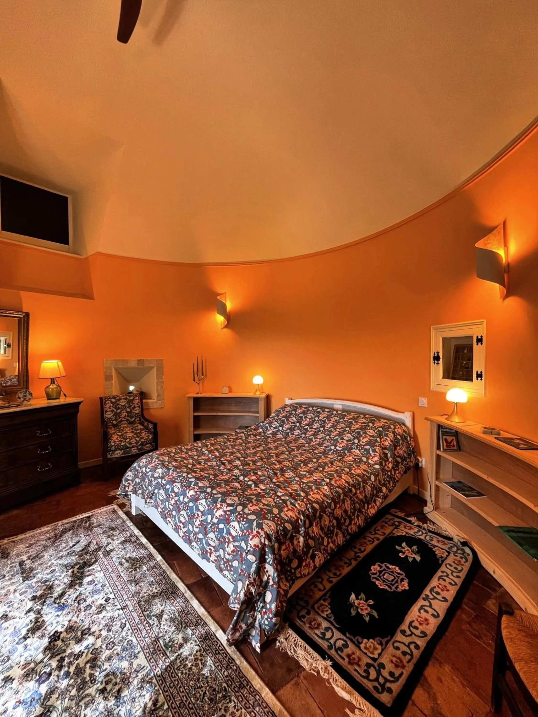 Photo of the whole room in Château de Rousson