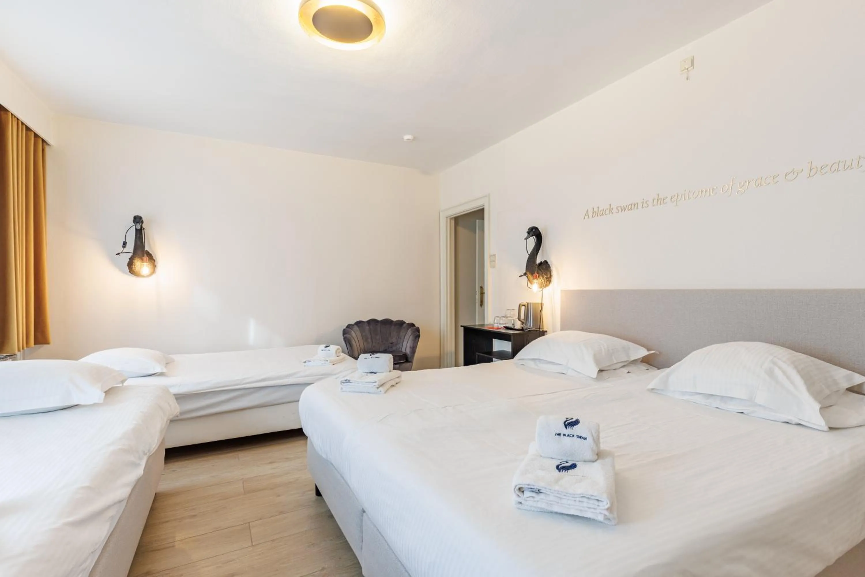 Bed in The Black Swan Hotel