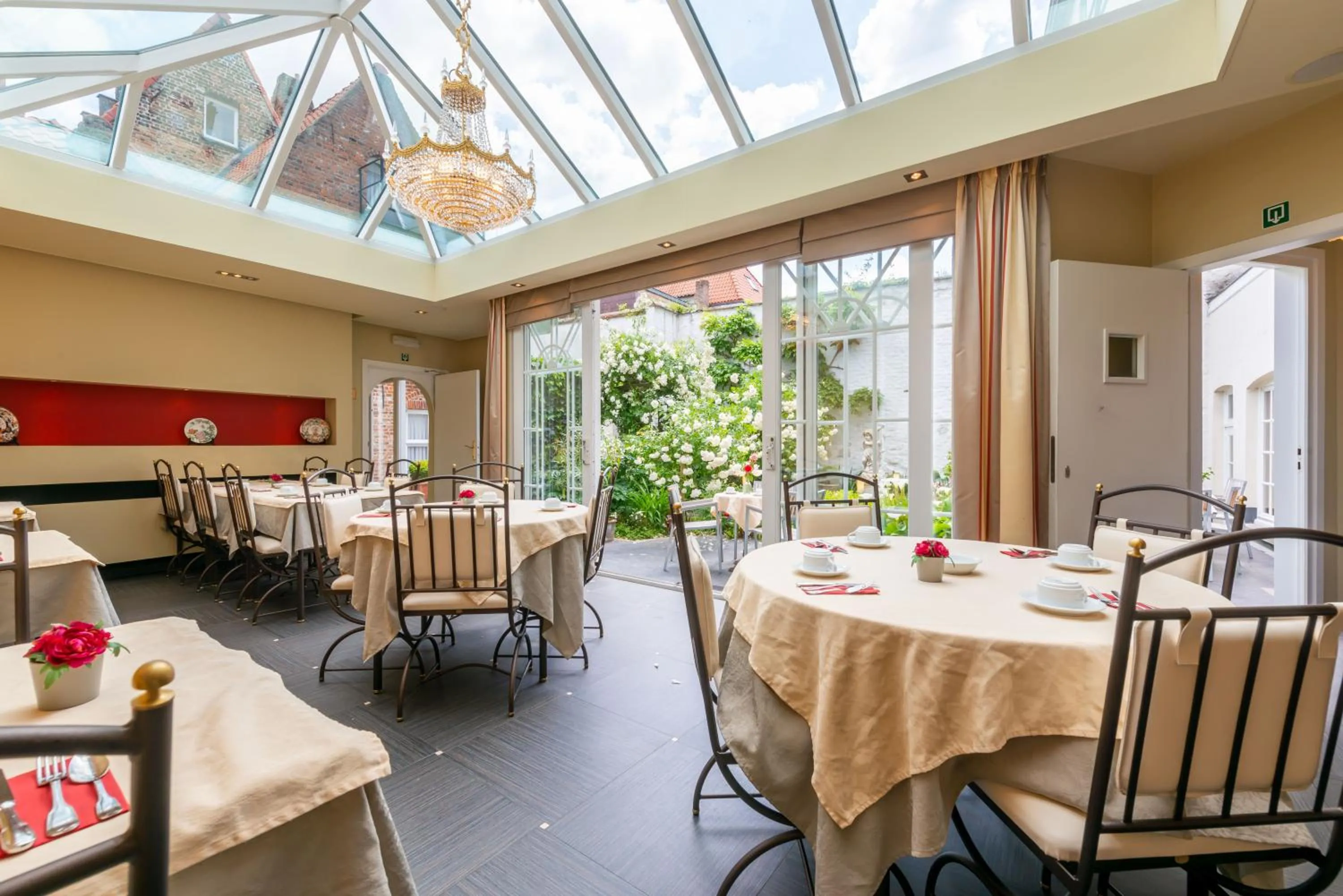 Restaurant/places to eat in The Black Swan Hotel