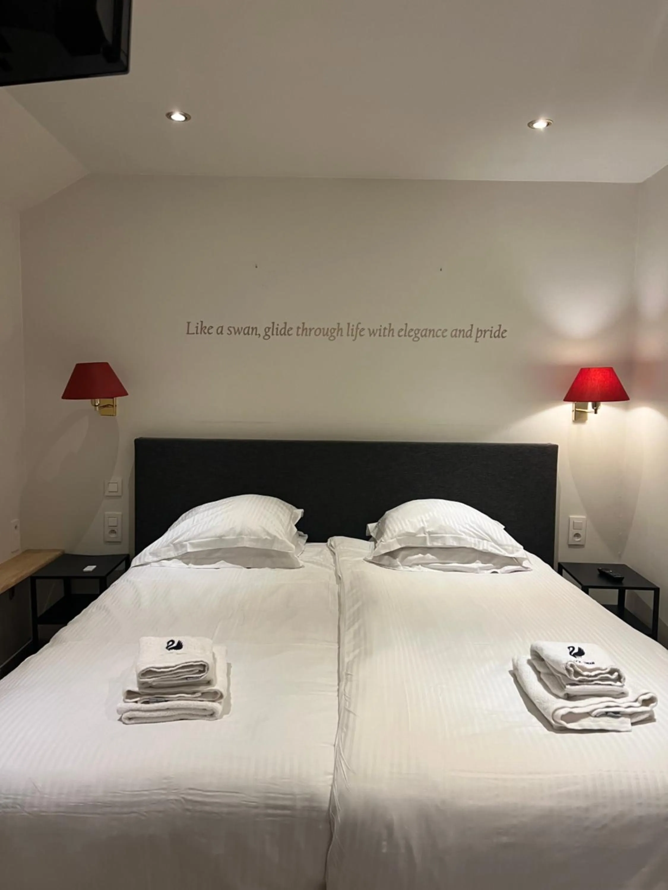 Bed in The Black Swan Hotel