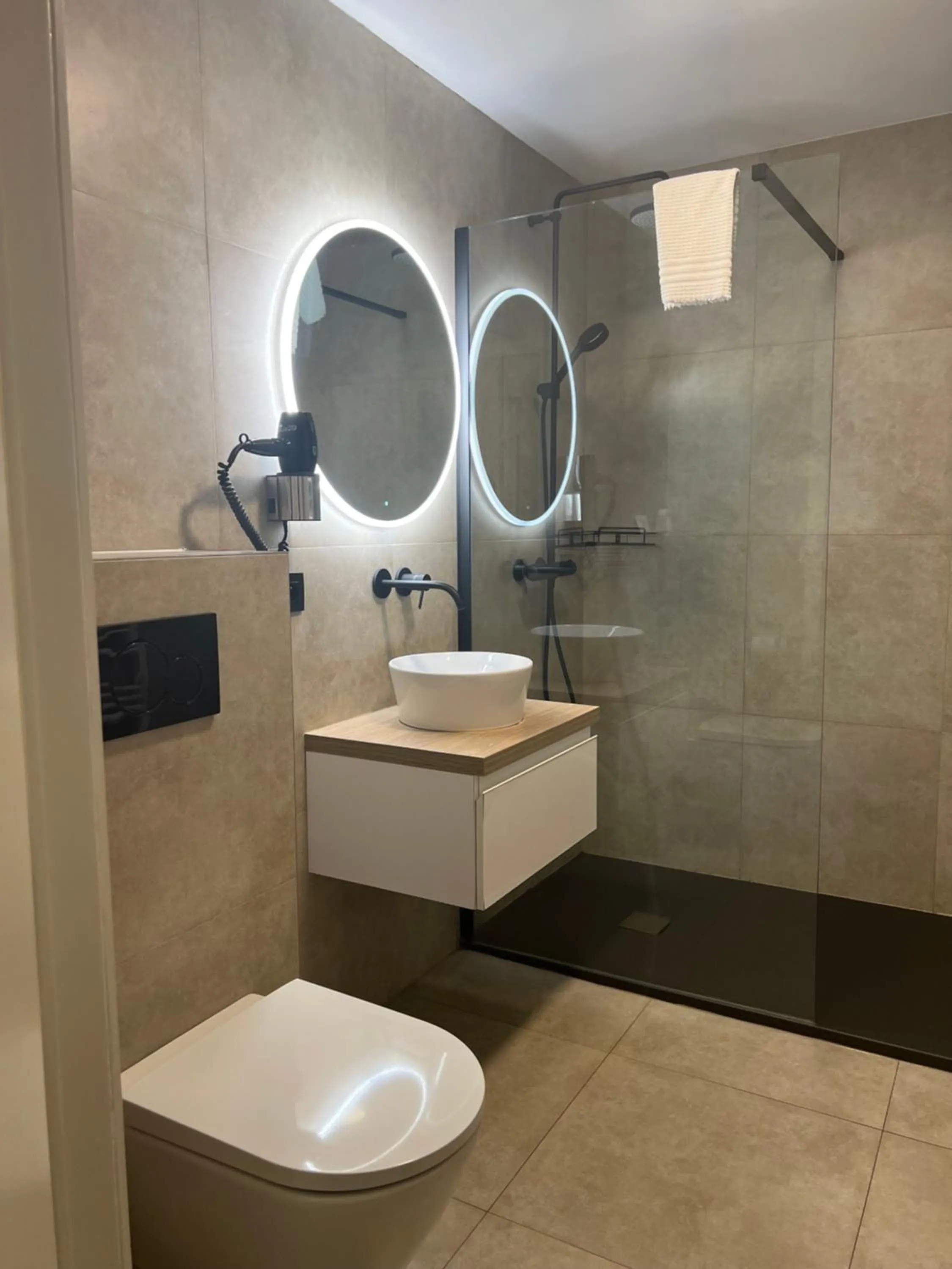 The Black Swan Hotel