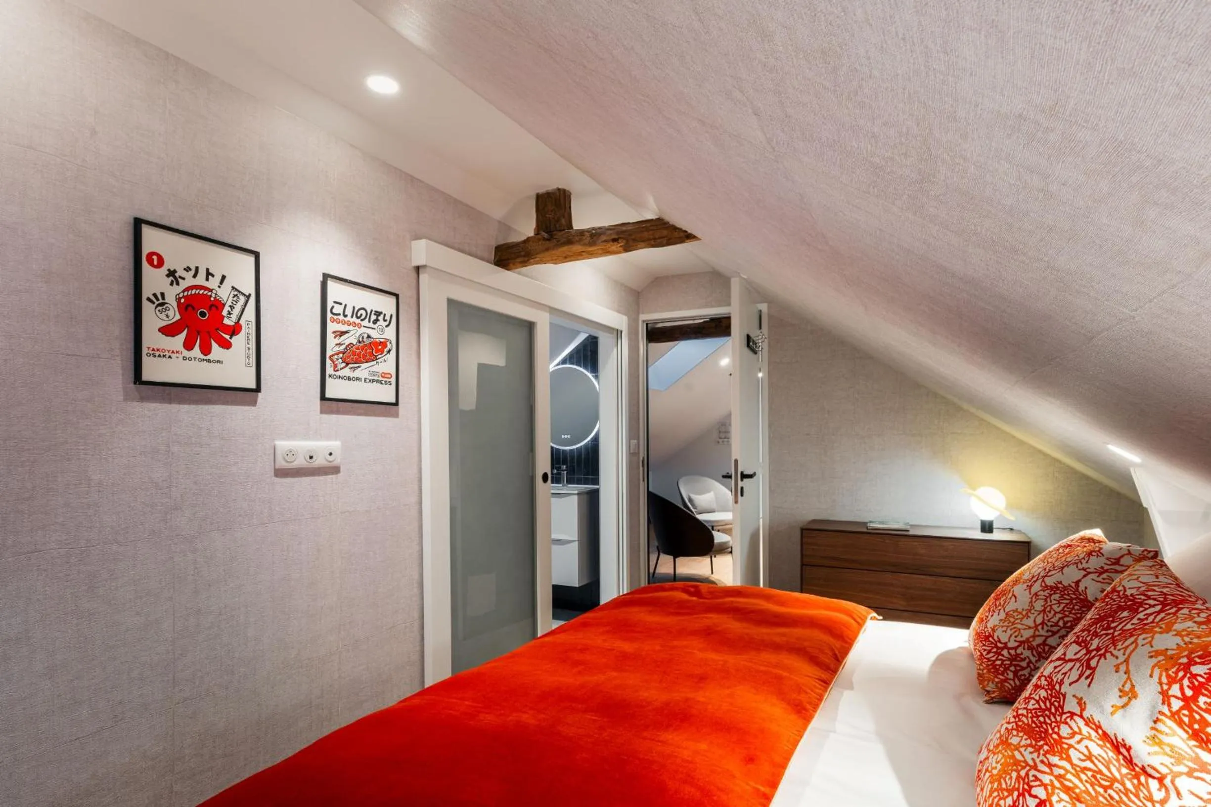 Bed in Hôtel du Château Dinan - Originals Boutique