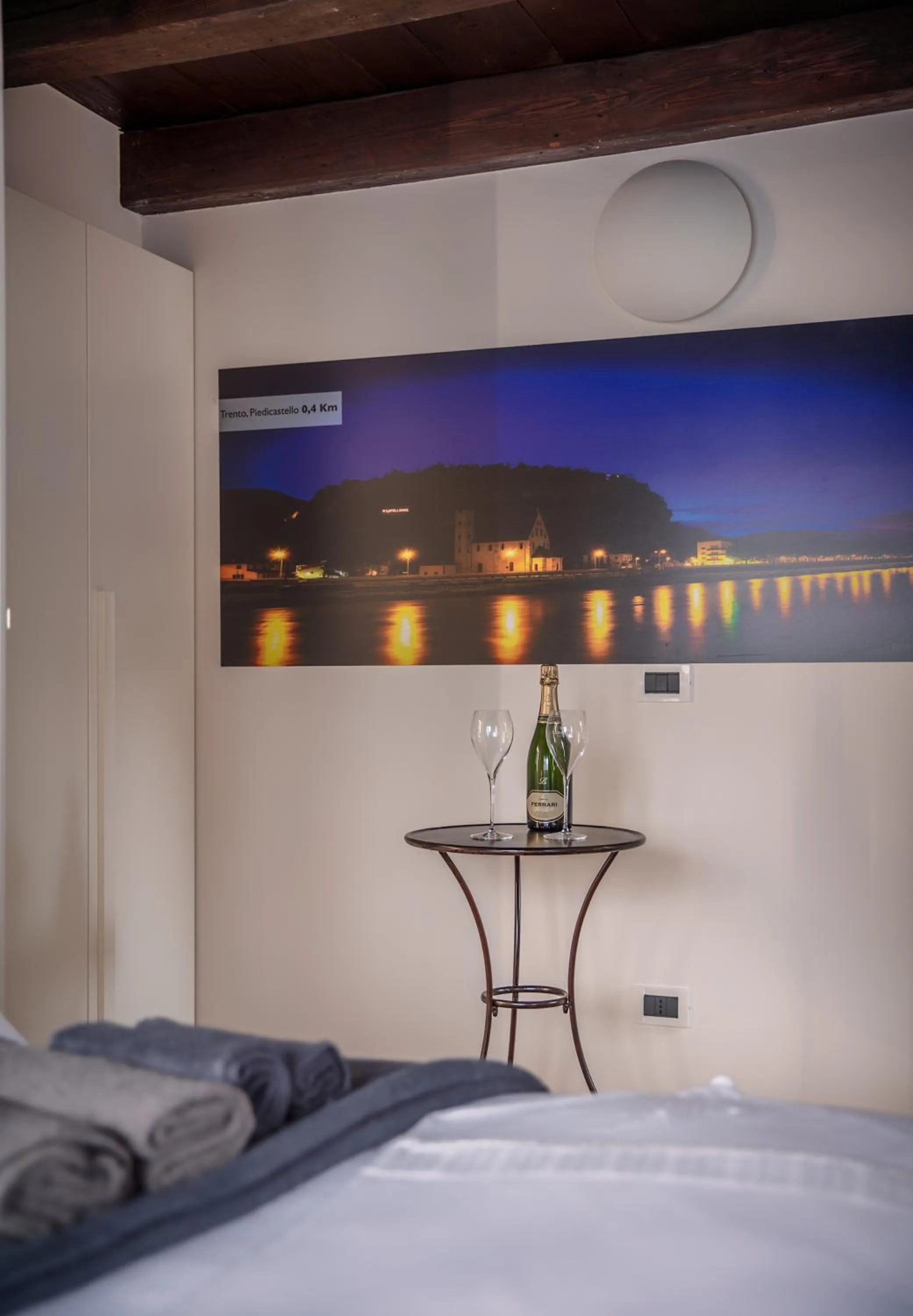 Decorative detail, Bed in B&B Gli Scorci di Trento