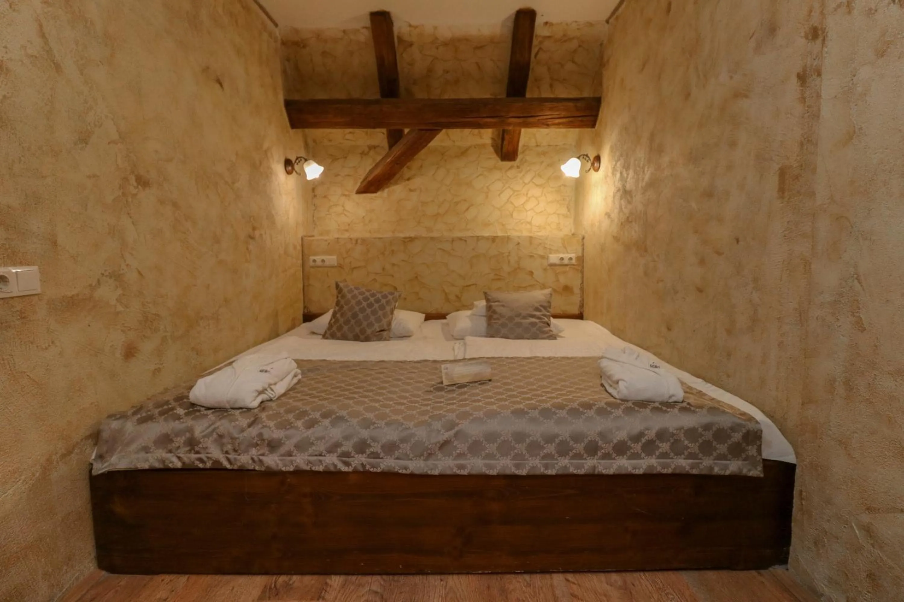 Bedroom, Bed in Puchner Kastélyszálló