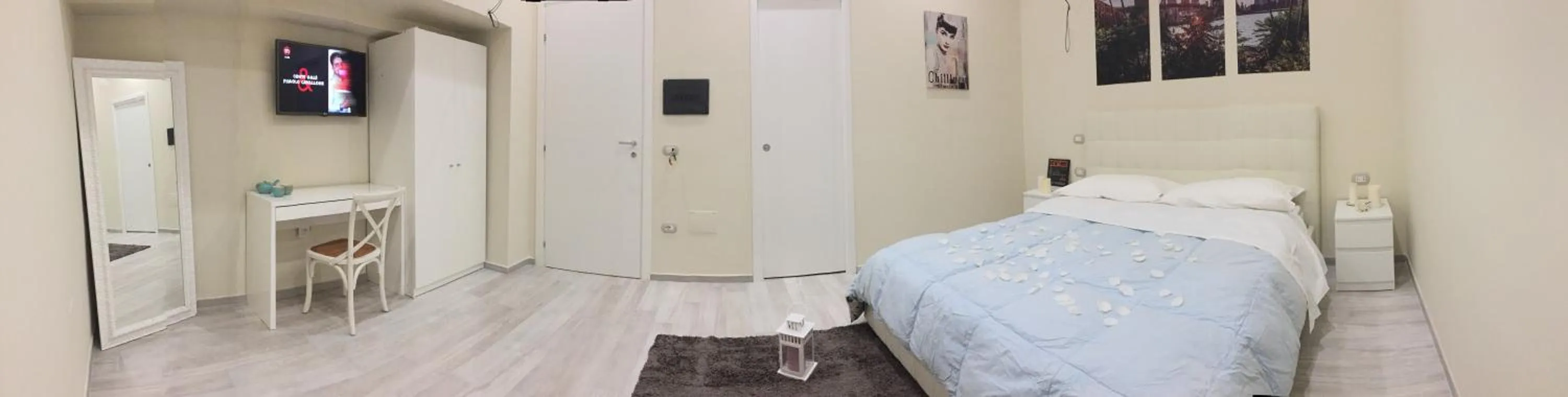 Photo of the whole room, Bed in Morra's Home