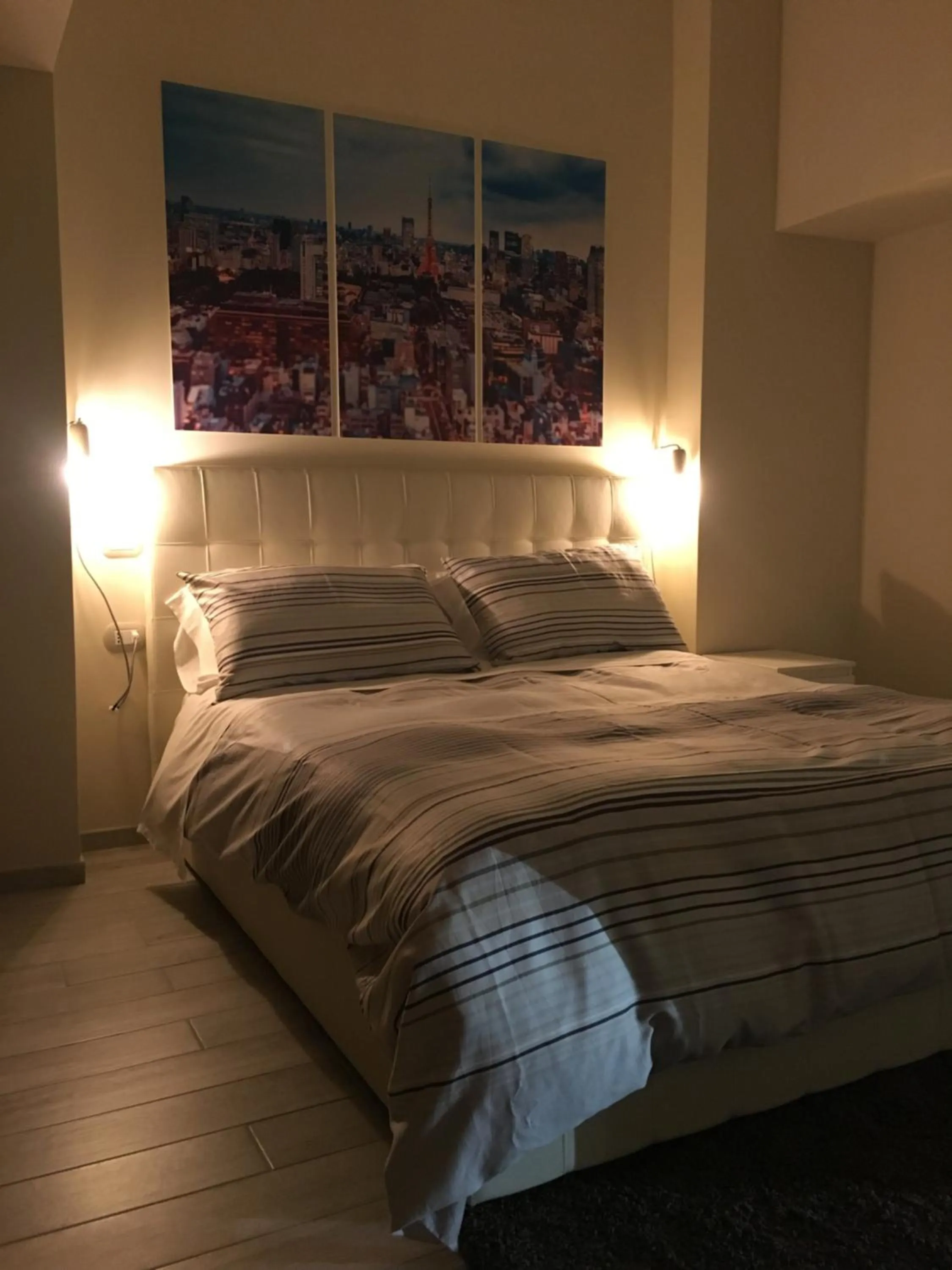 Photo of the whole room, Bed in Morra's Home