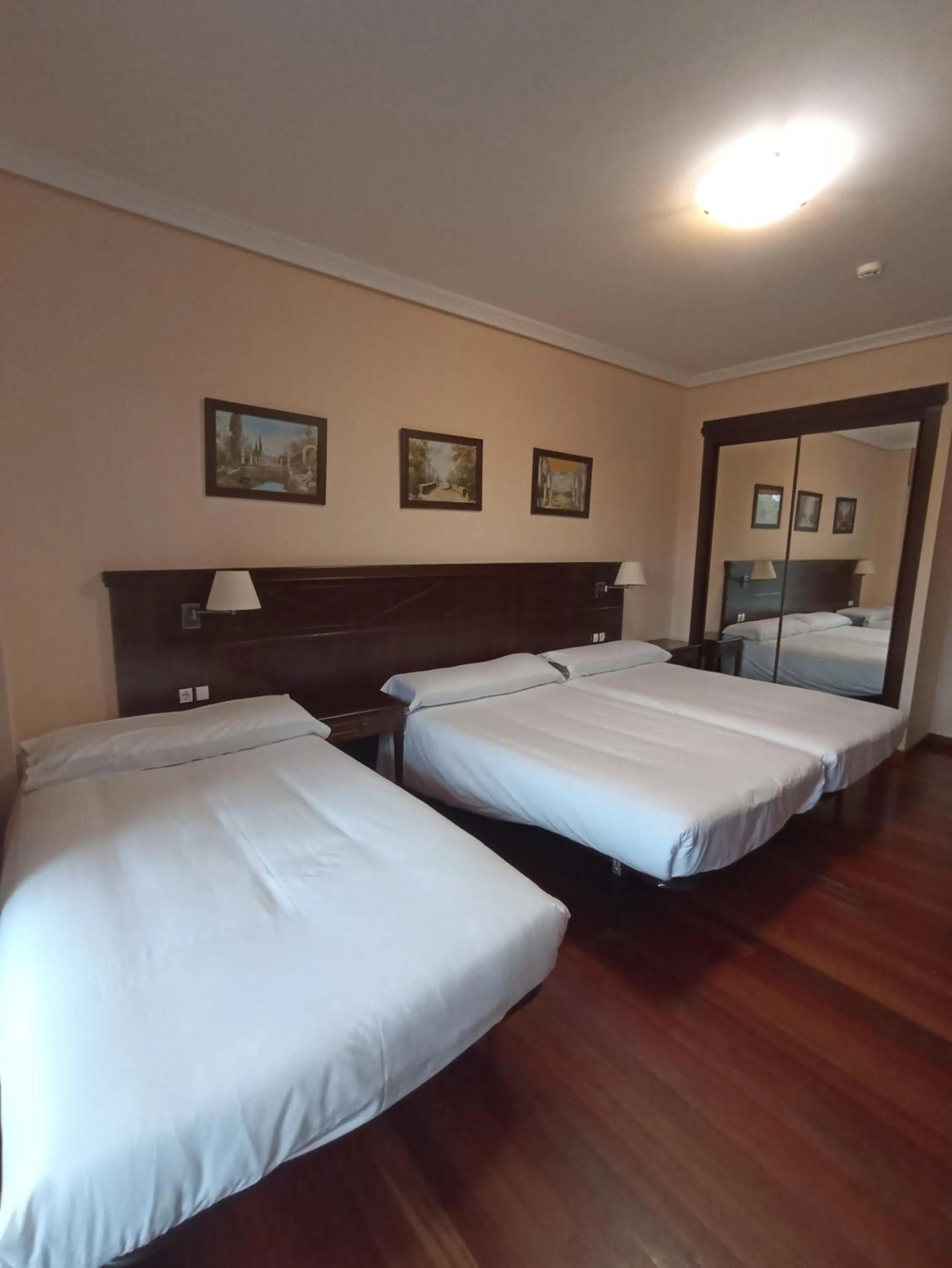 Comfort Triple Room in Pazo de Monterrei