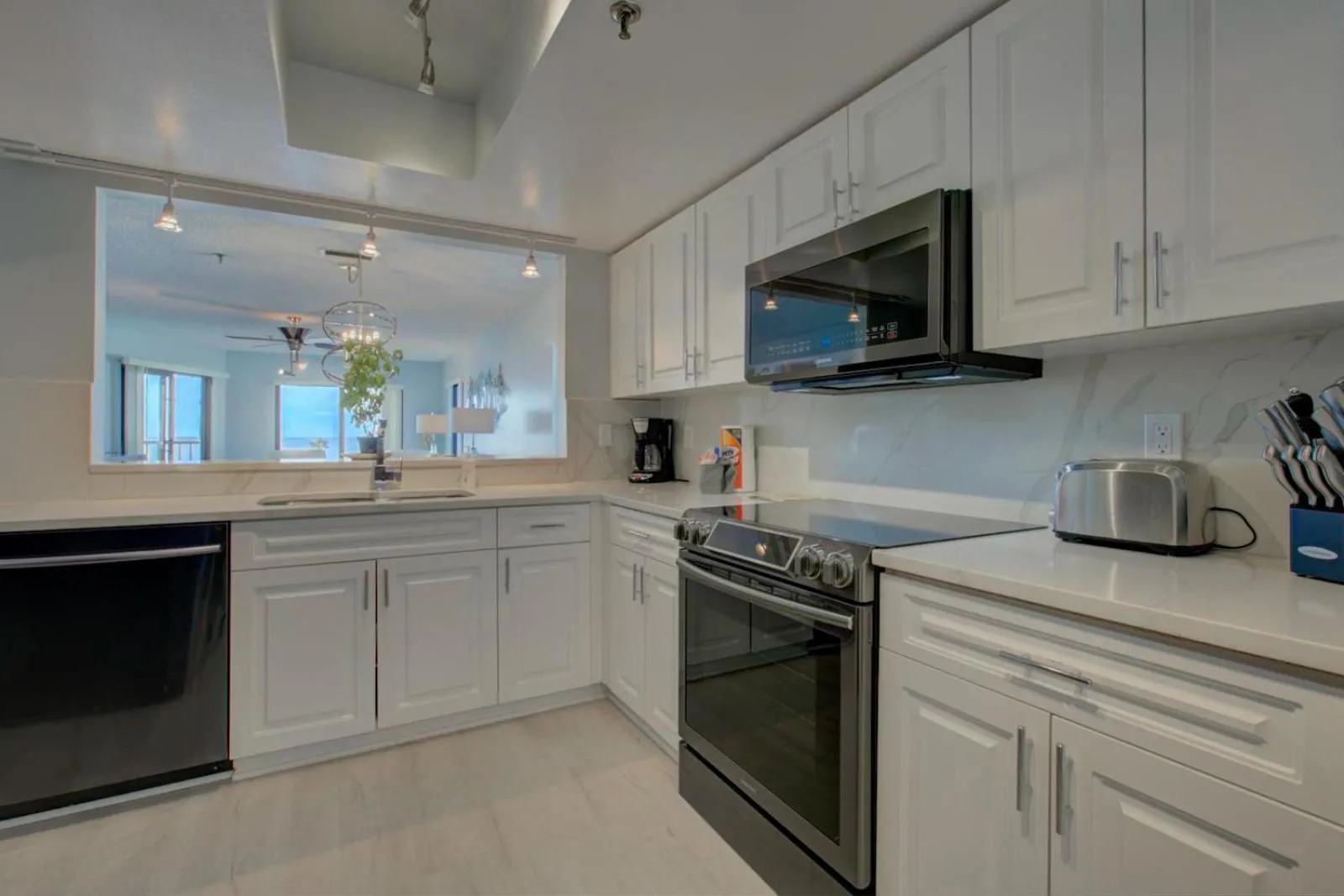 Property building in Anna Maria Island Beach Sands