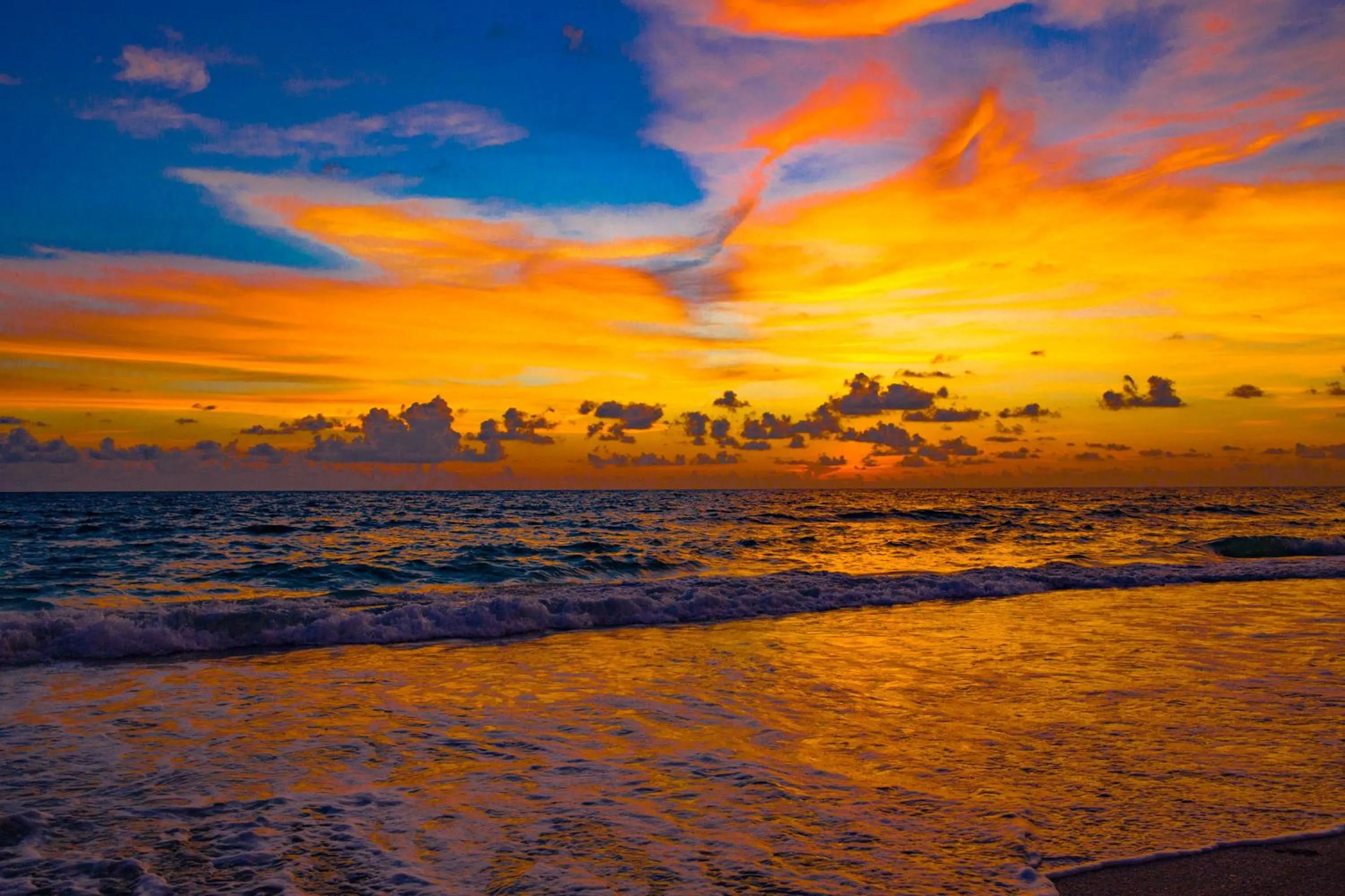 Property building in Anna Maria Island Beach Sands