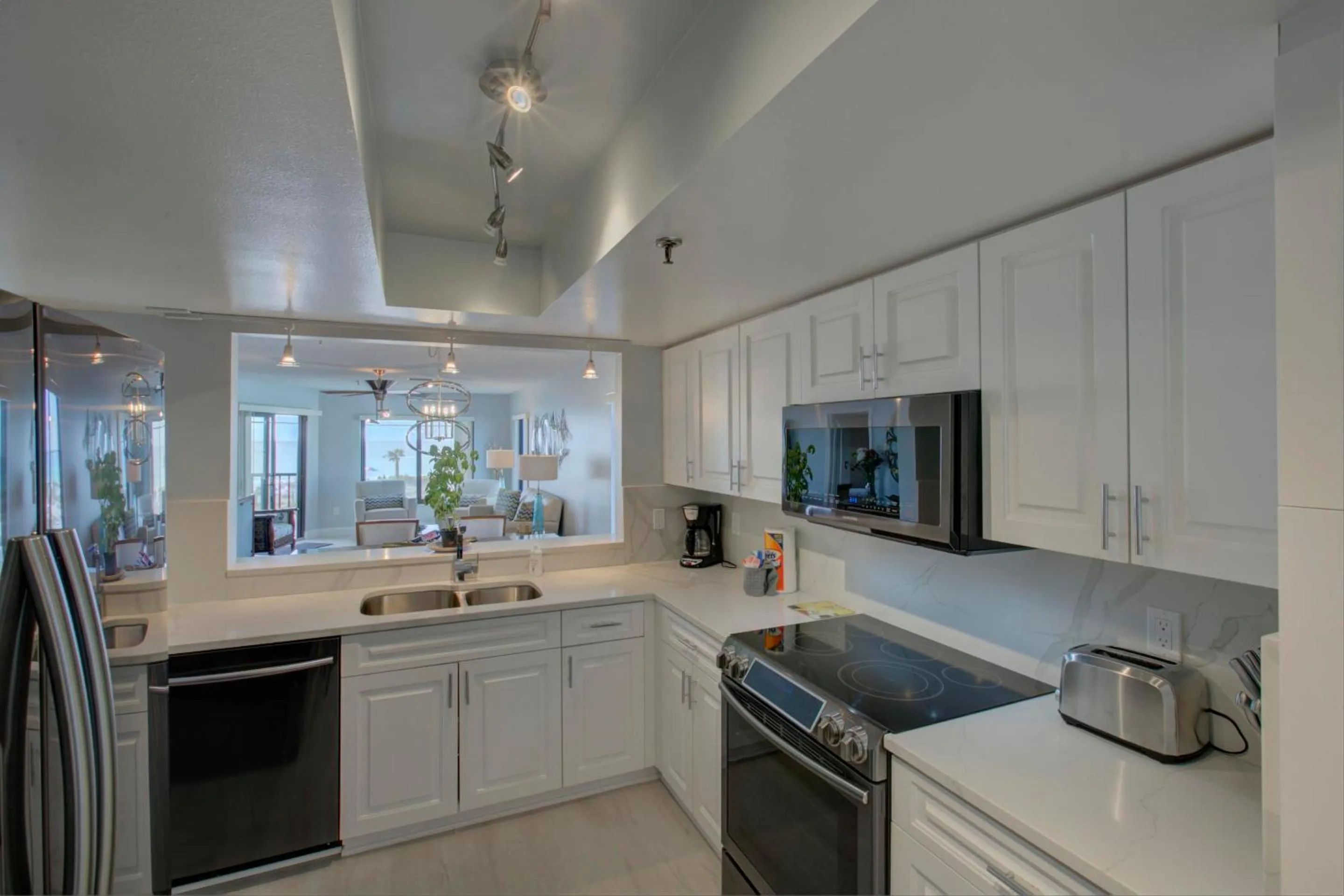 Property building in Anna Maria Island Beach Sands