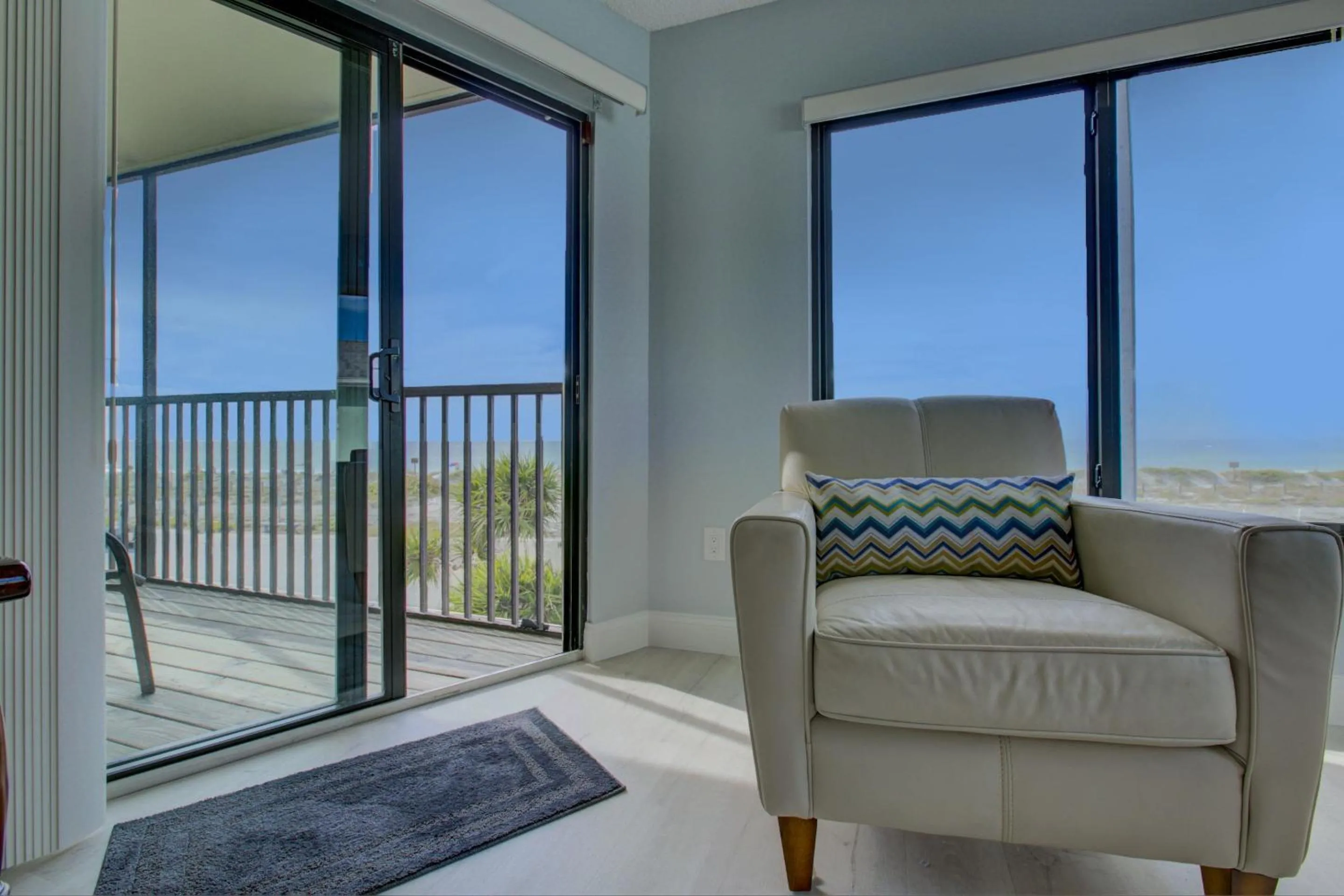 Property building in Anna Maria Island Beach Sands