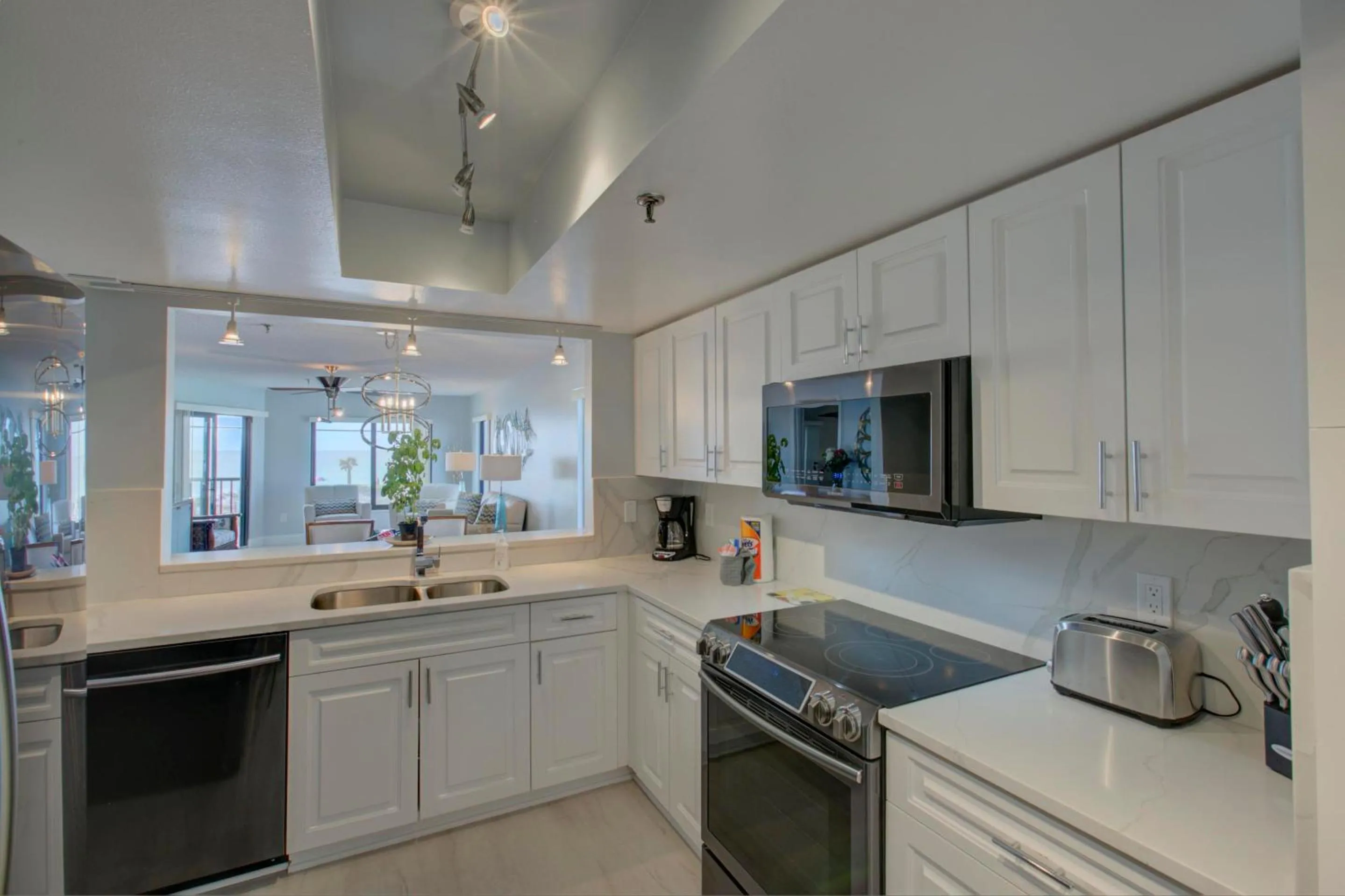 Property building in Anna Maria Island Beach Sands