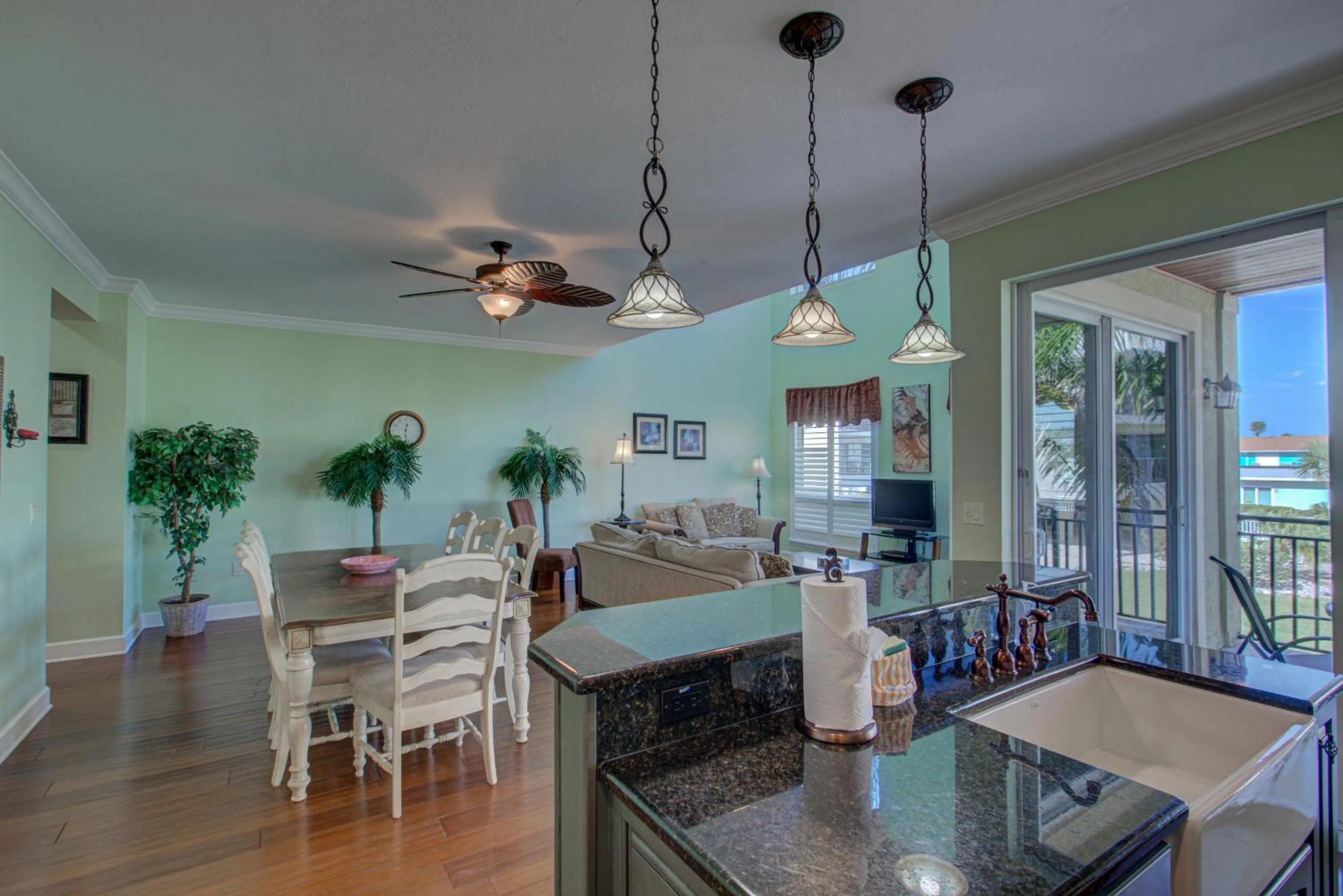 Property building in Anna Maria Island Beach Palace