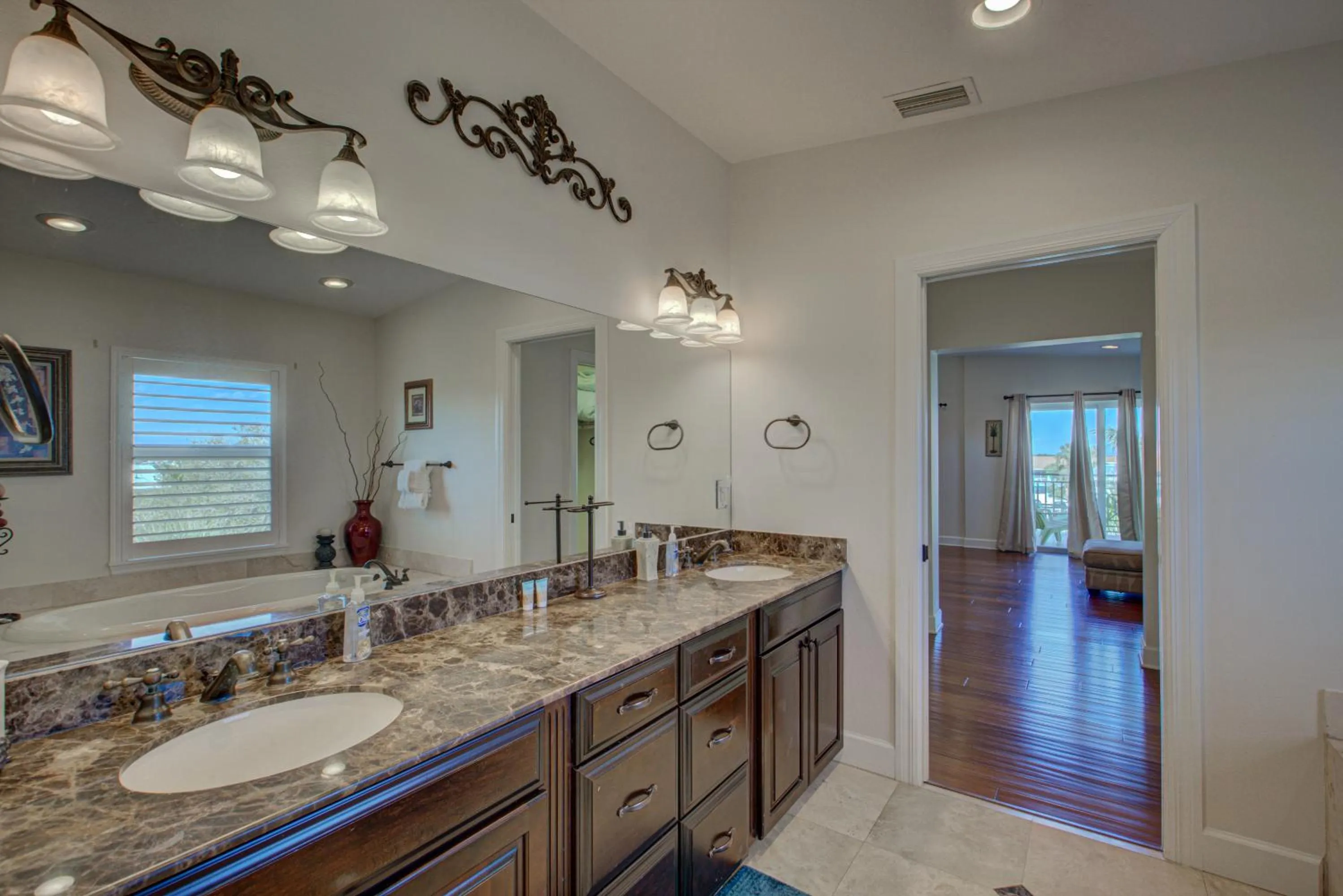 Property building in Anna Maria Island Beach Palace