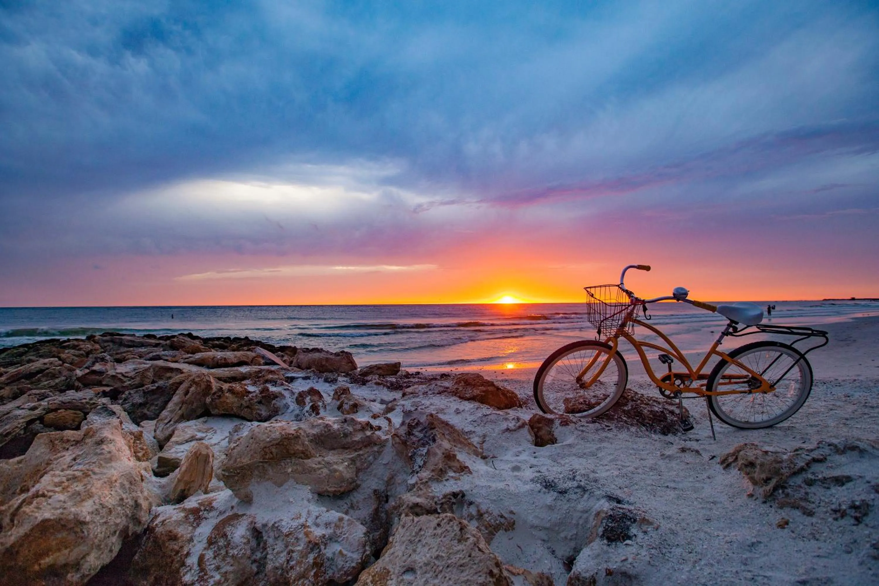 Property building in Anna Maria Island Beach Palace