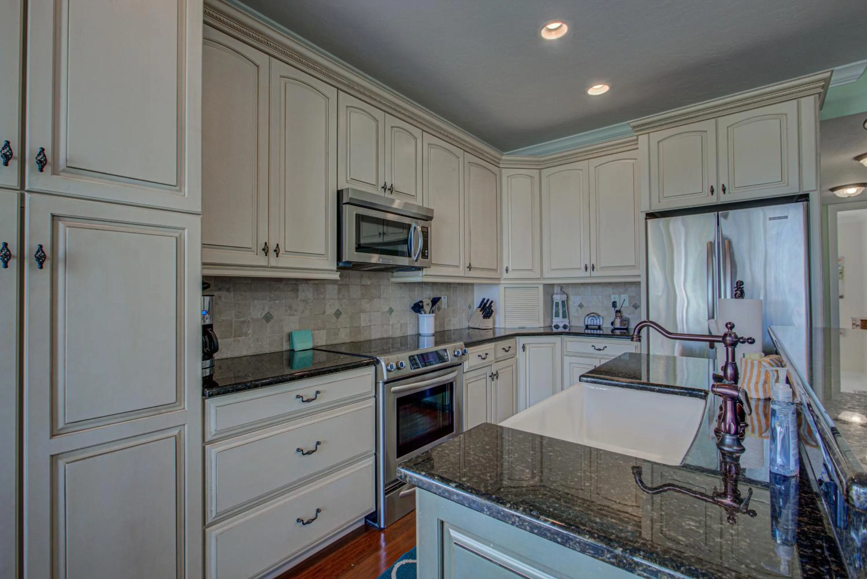 Property building in Anna Maria Island Beach Palace