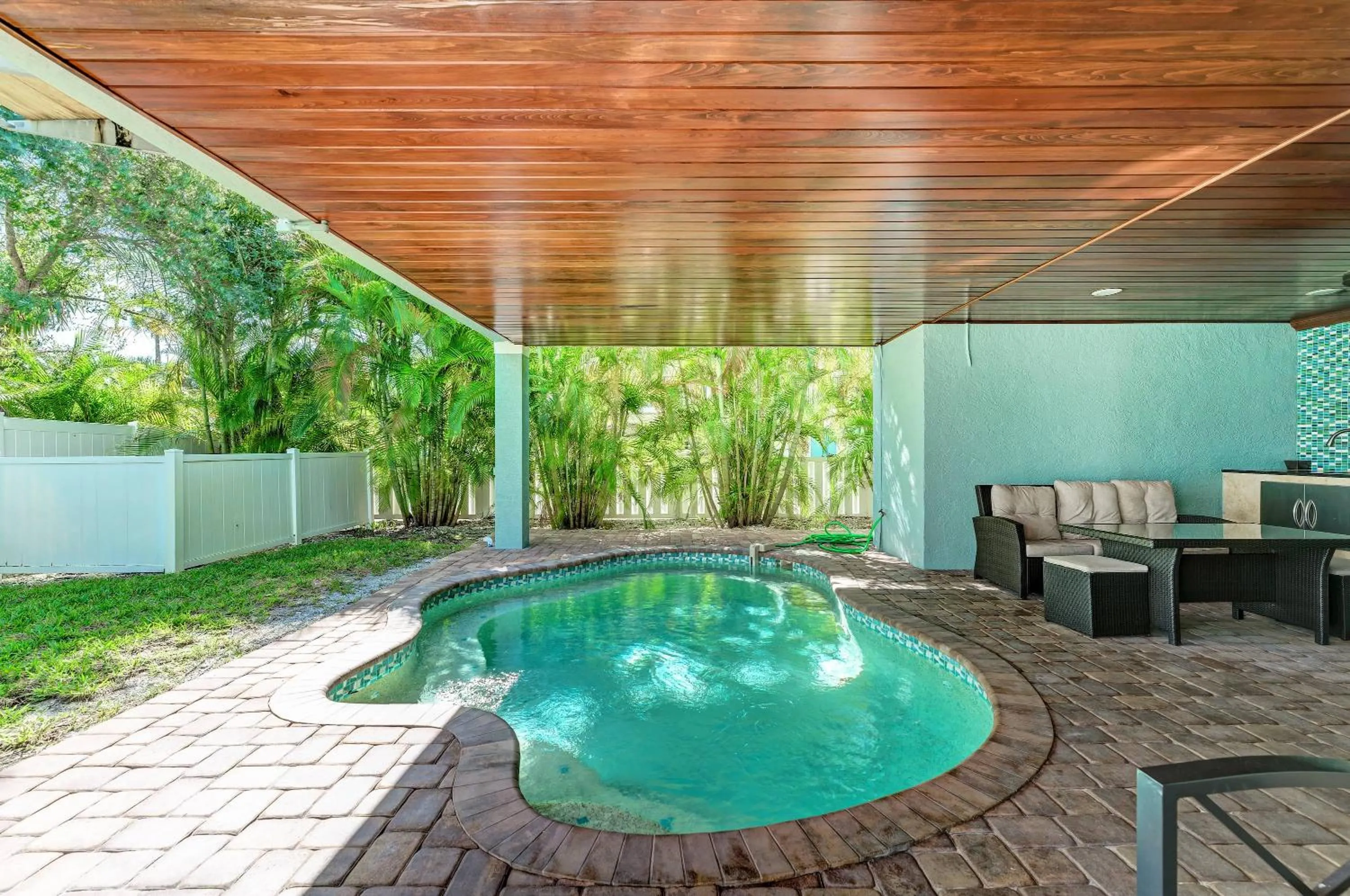 Property building in Anna Maria Island Beach Palace