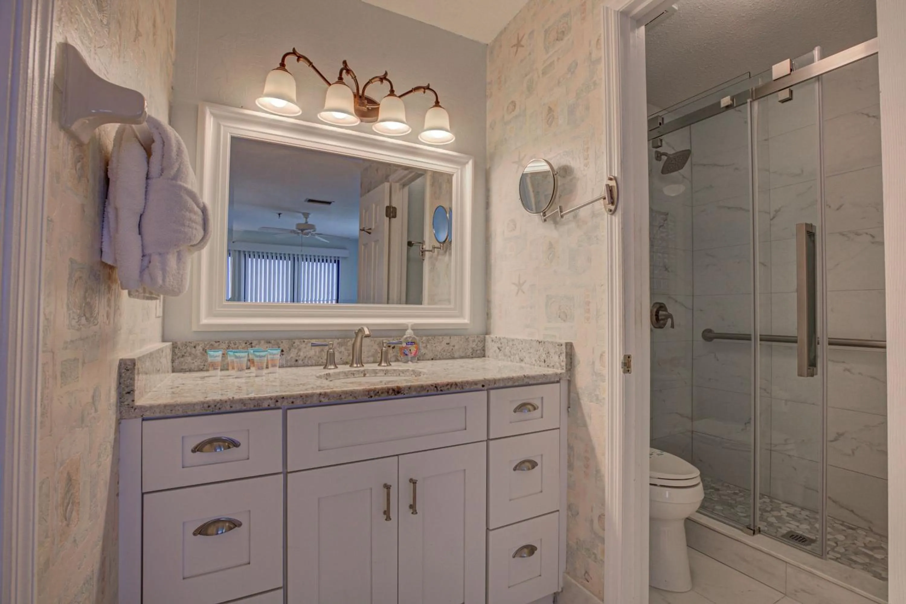 Property building in Anna Maria Island Beach Sands 101