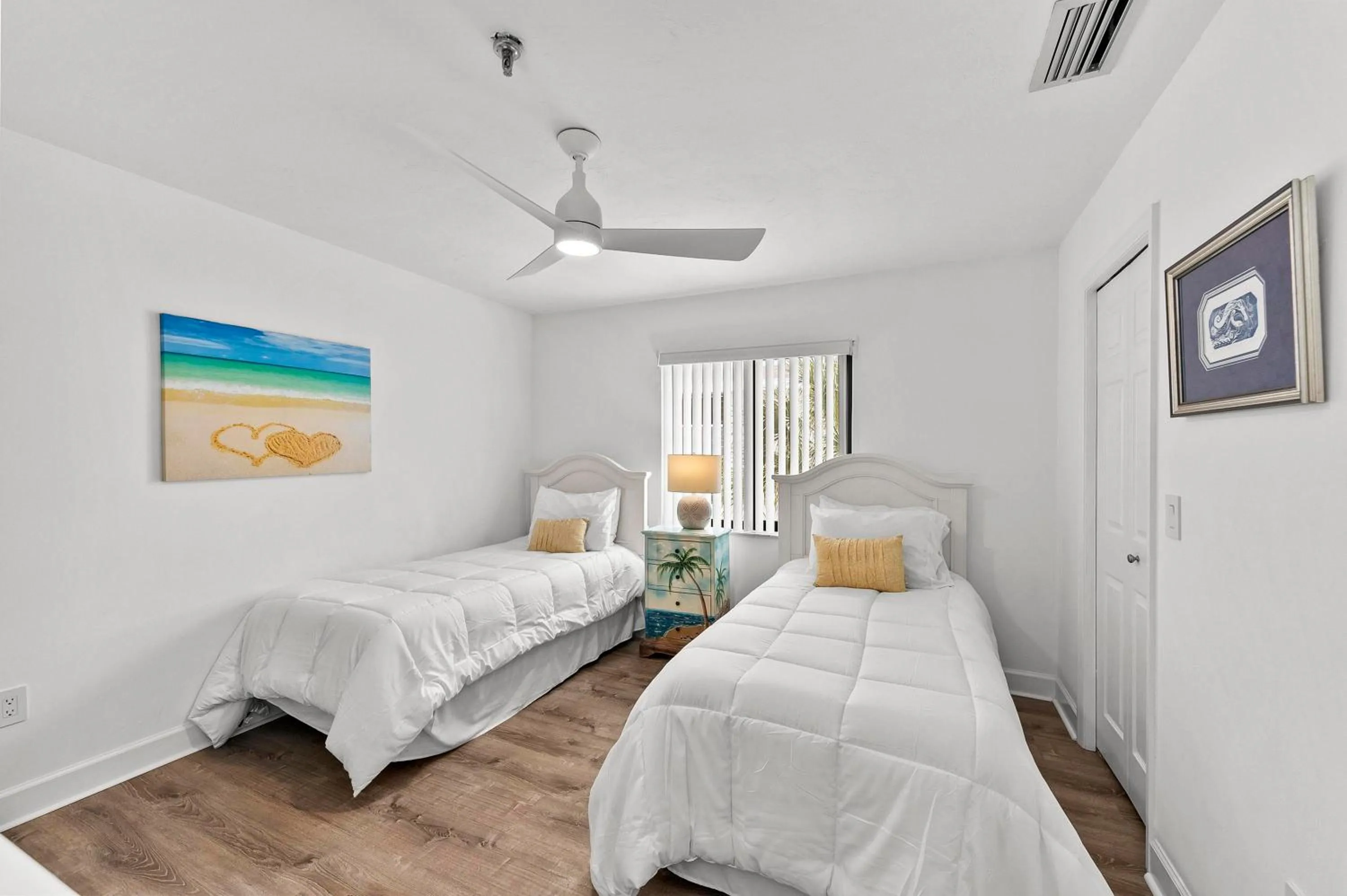 Bed in Anna Maria Island Beach Sands 101